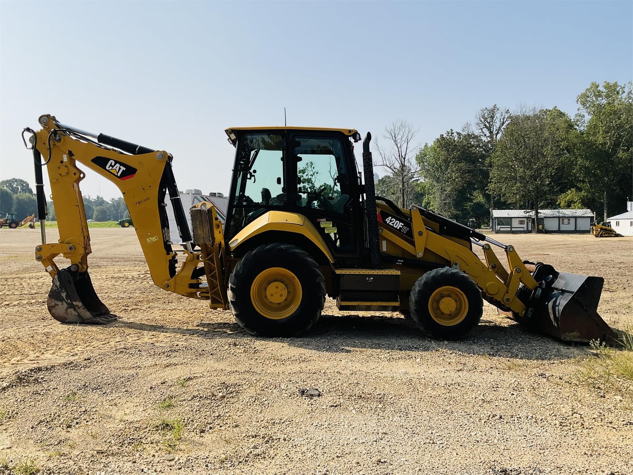 gallery 2015 CATERPILLAR 420F2 IT