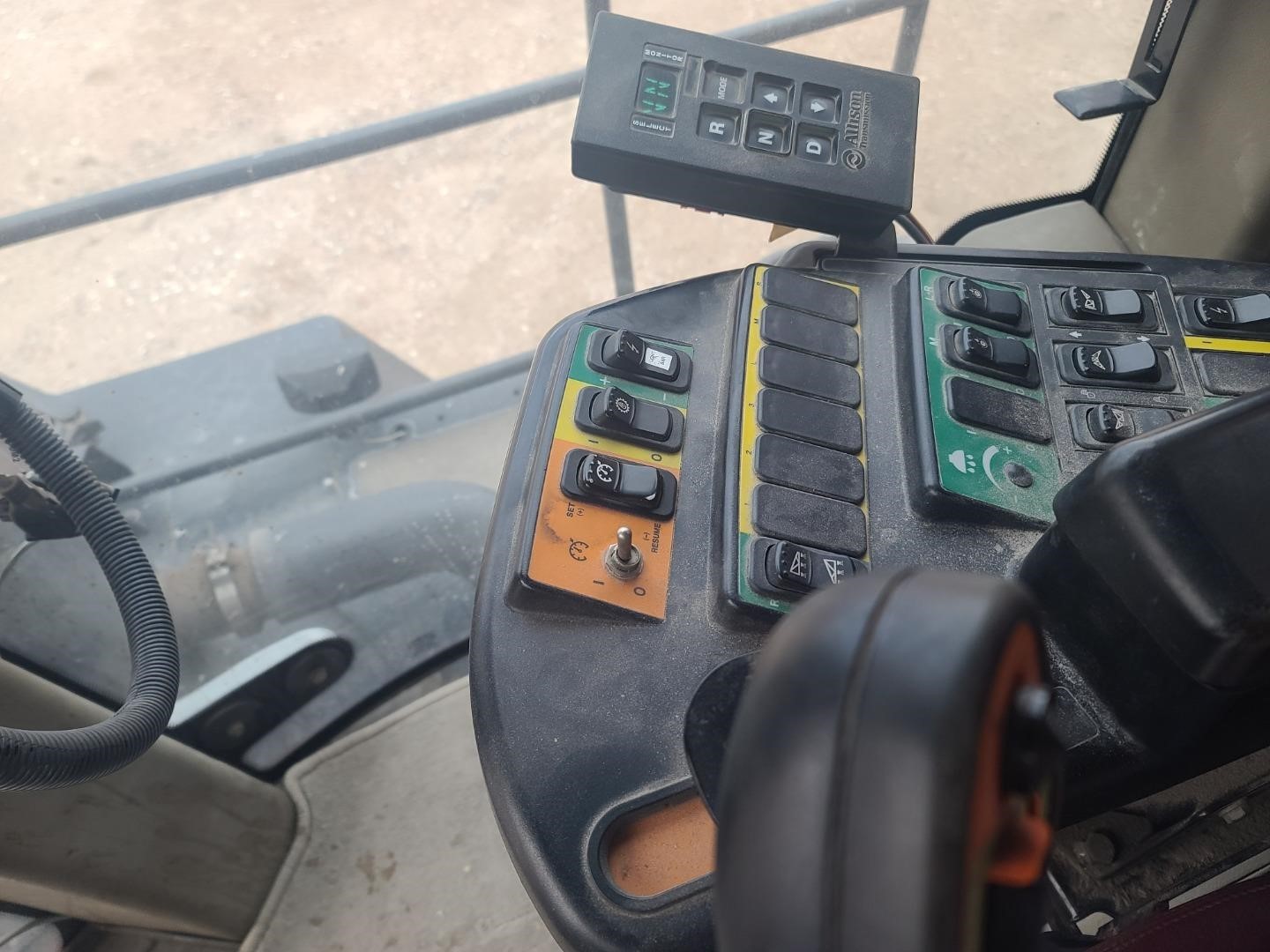 gallery 2014 Case IH Titan 4530 Dry Fertilizer Applicator