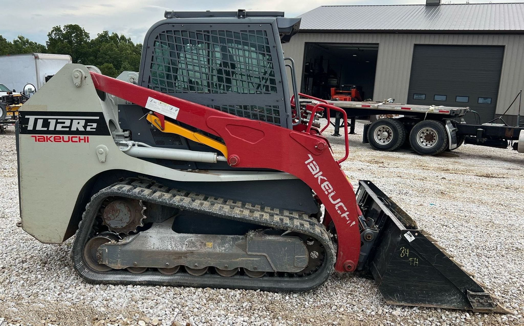 gallery 2020 Takeuchi TL12R2 tracked skid steer loader