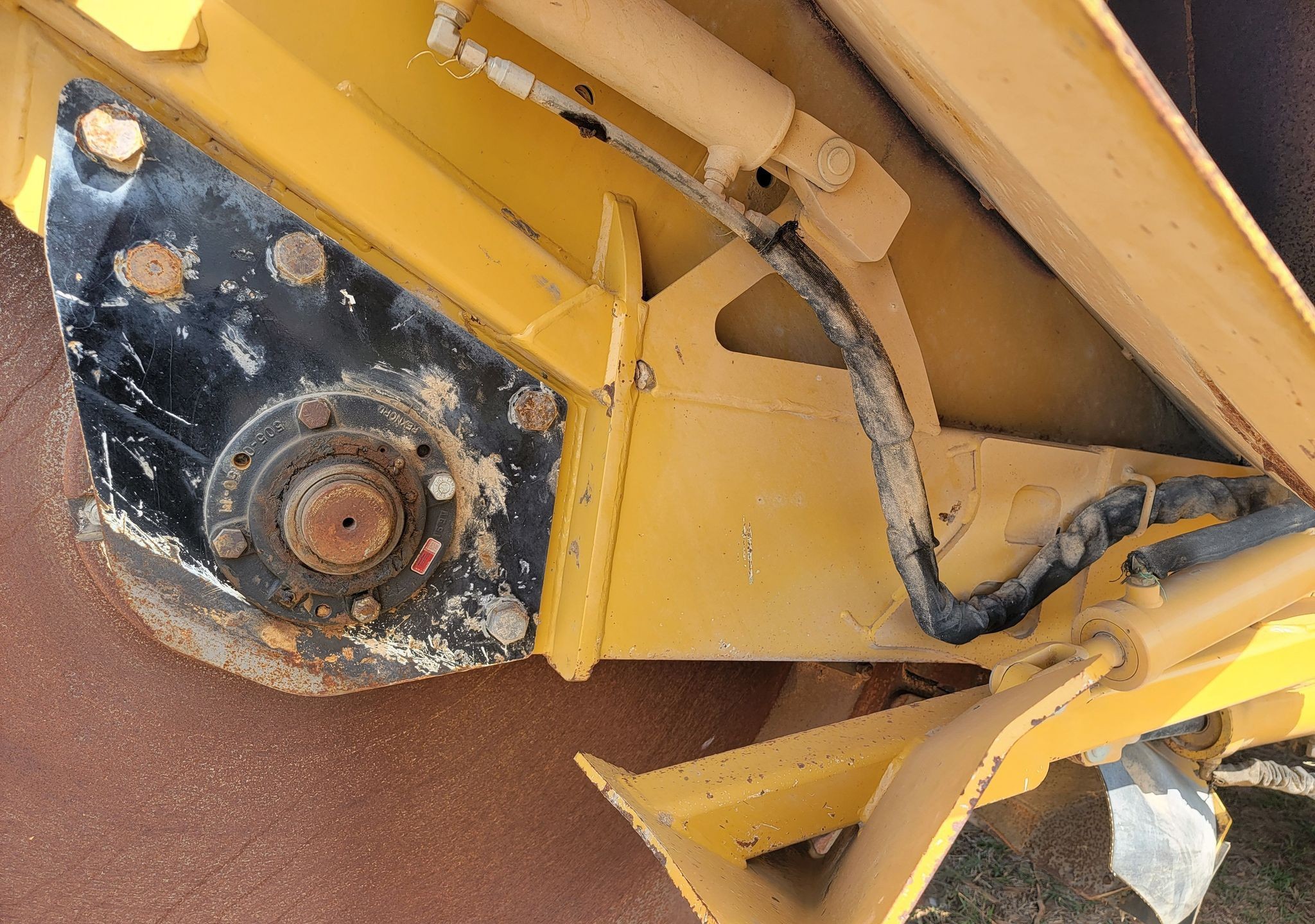 gallery 2013 Vermeer RTX1250 rock saw