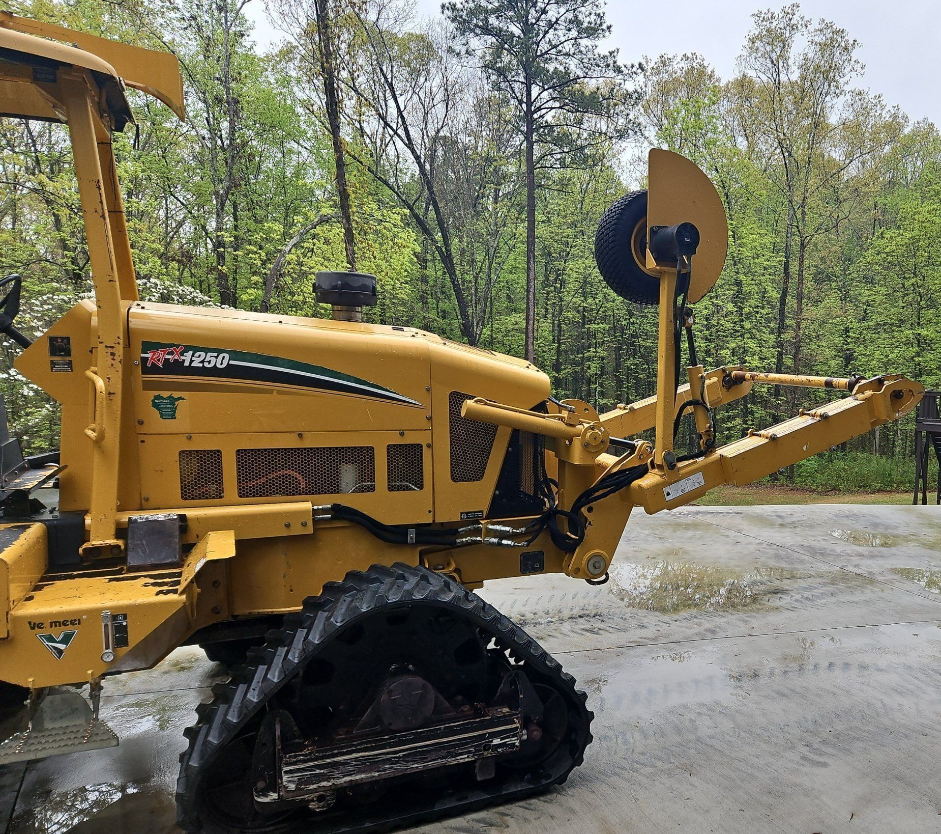 gallery 2014 Vermeer RTX1250 cable plow