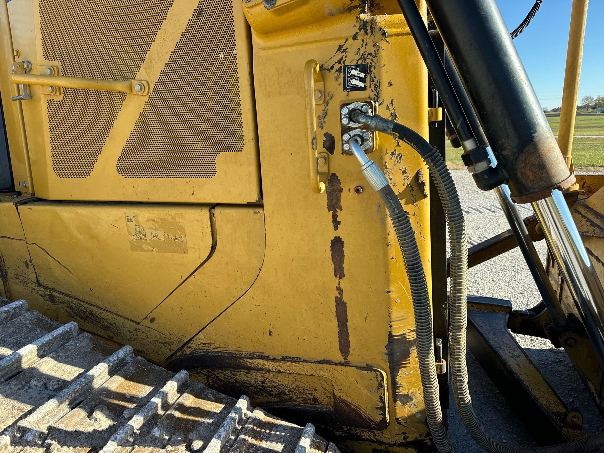 gallery 2011 Caterpillar D6T XL dozer