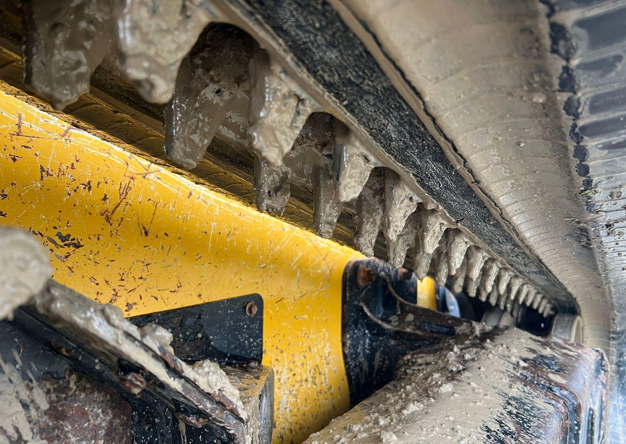 gallery 2017 John Deere 333G skid steer loader