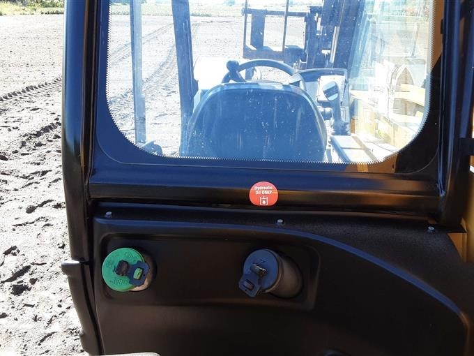 gallery 2016 Caterpillar TL943D 4x4x4 Telehandler