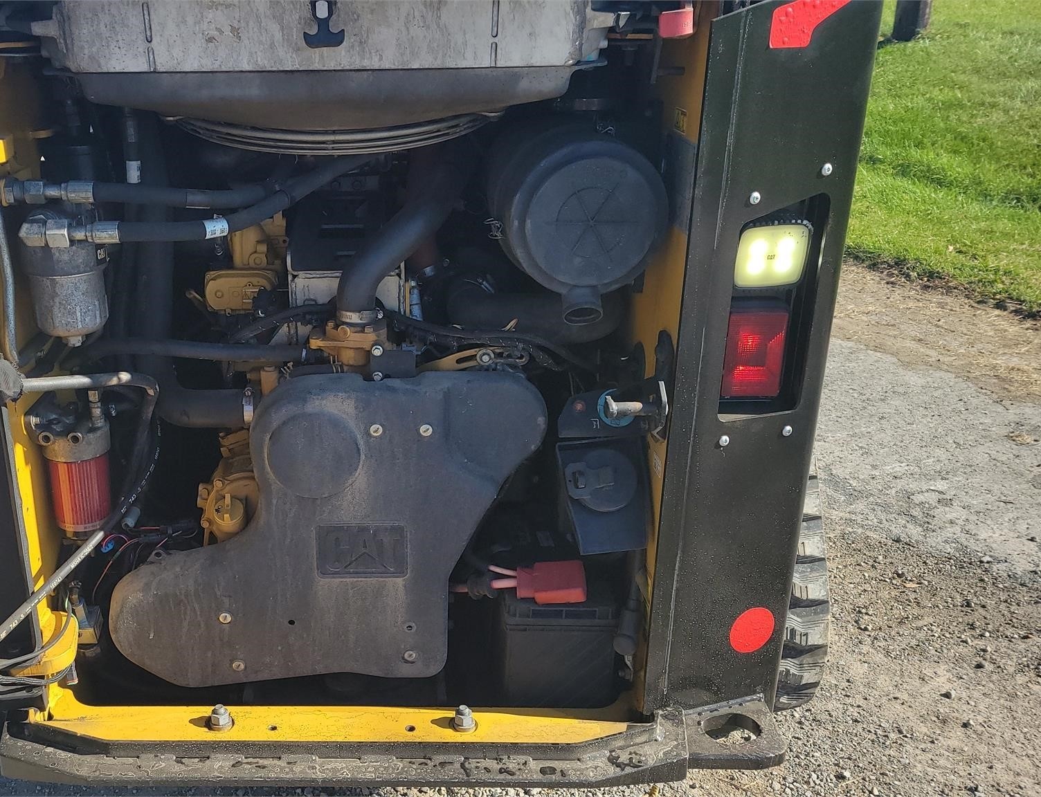 gallery 2017 CATERPILLAR 299D2 Skid Steer