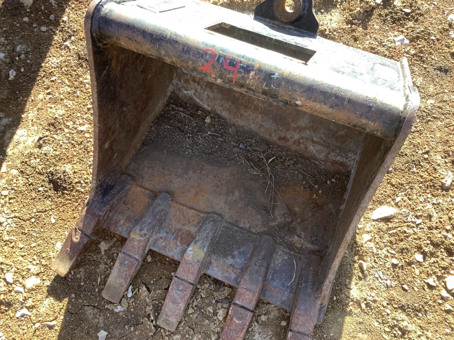 gallery 2022 Case CX60C Mini Excavator