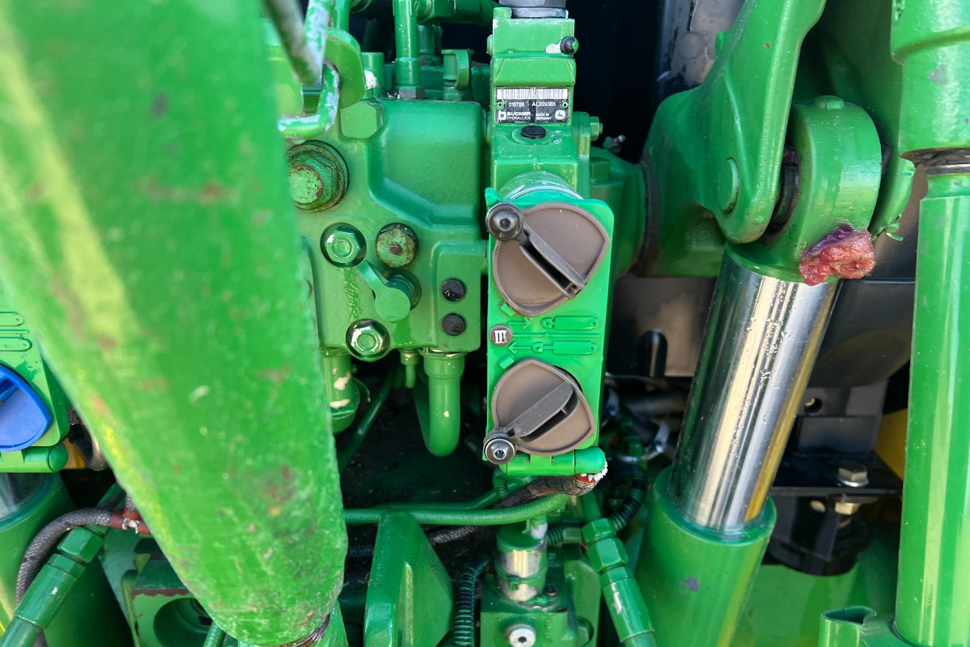gallery 2013 John Deere 6125R MFWD Tractor Loader