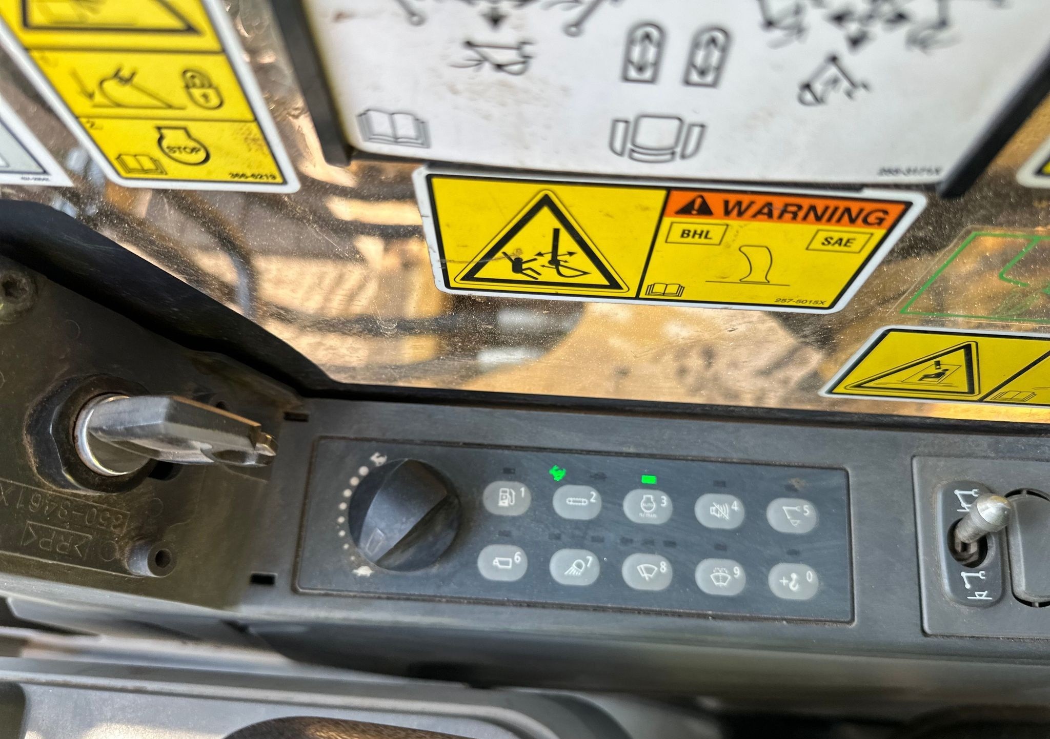 gallery 2015 Caterpillar 323FL excavator