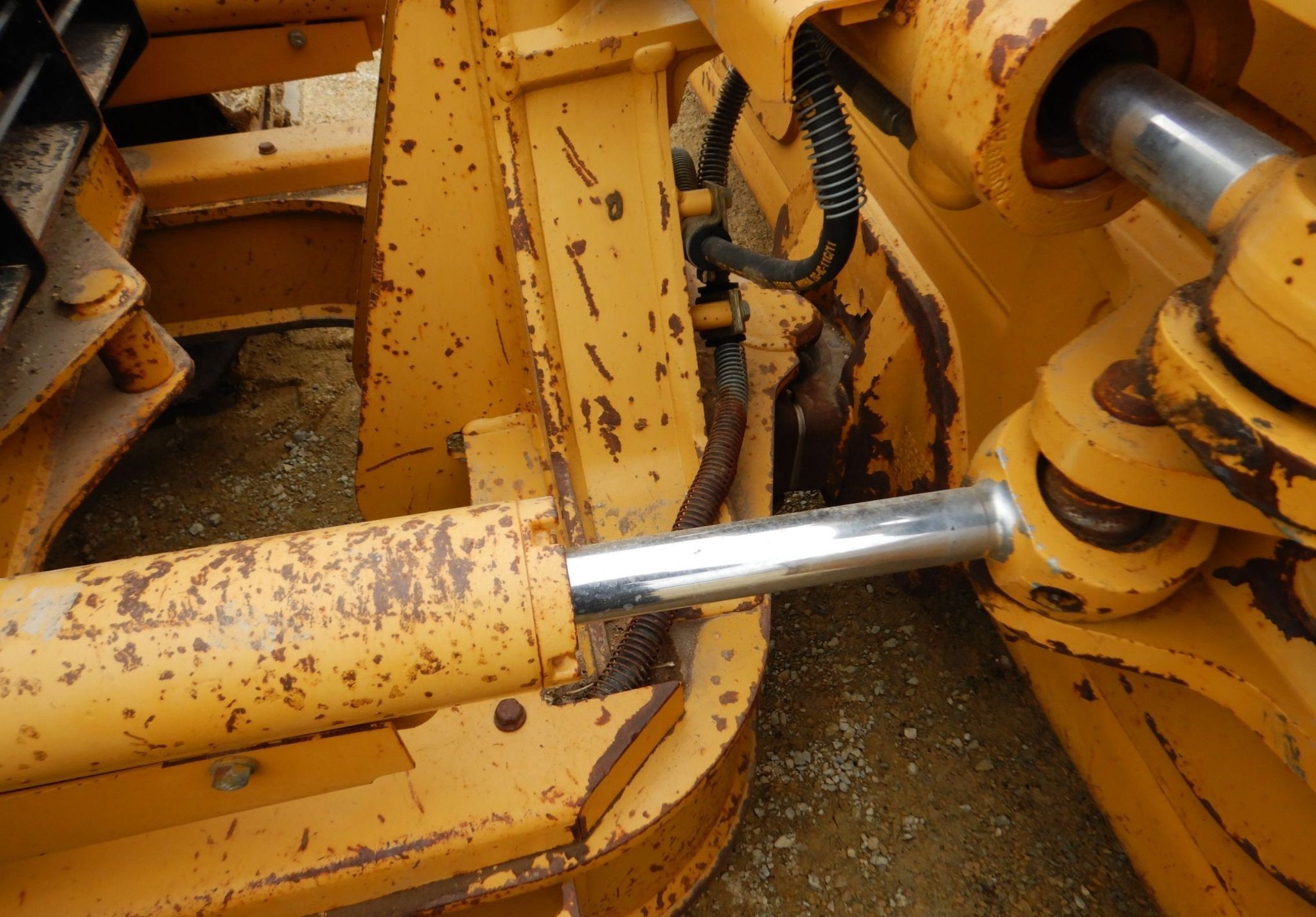 gallery 2011 Caterpillar D5K LGP dozer