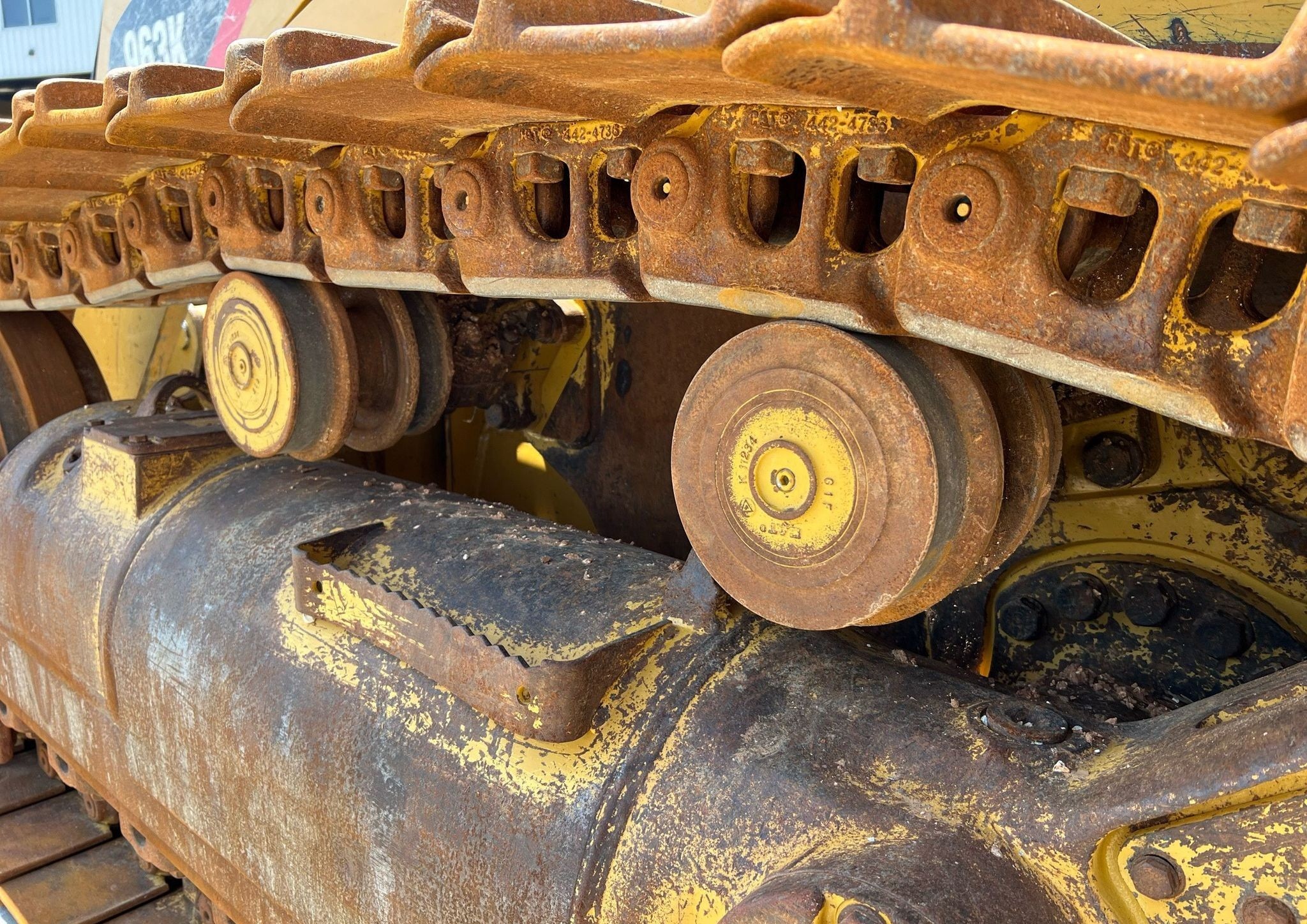gallery 2016 Caterpillar 963K track loader