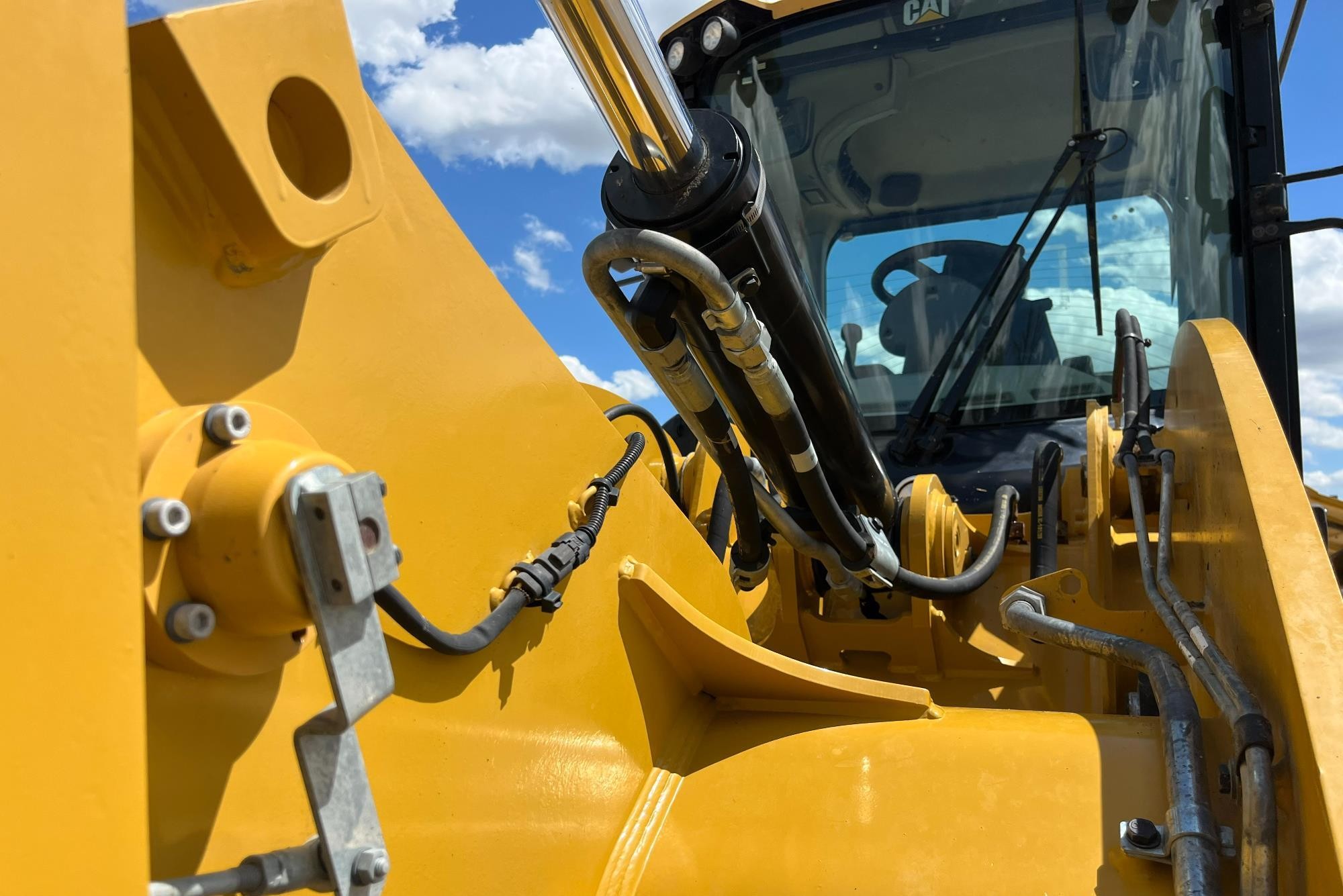 gallery 2015 Caterpillar 924K High Lift Wheel Loader