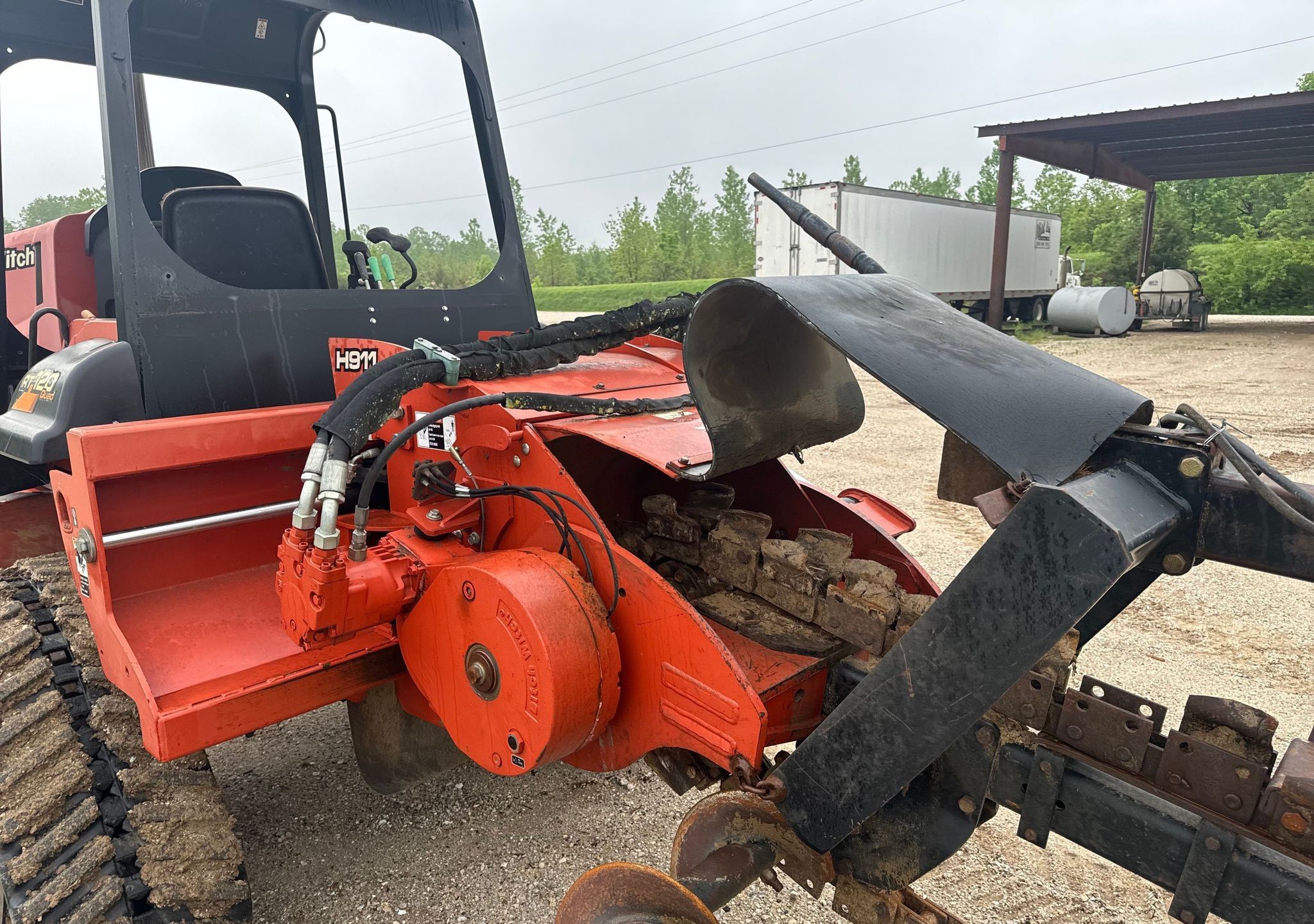 gallery 2013 Ditch Witch RT120 Quad trencher