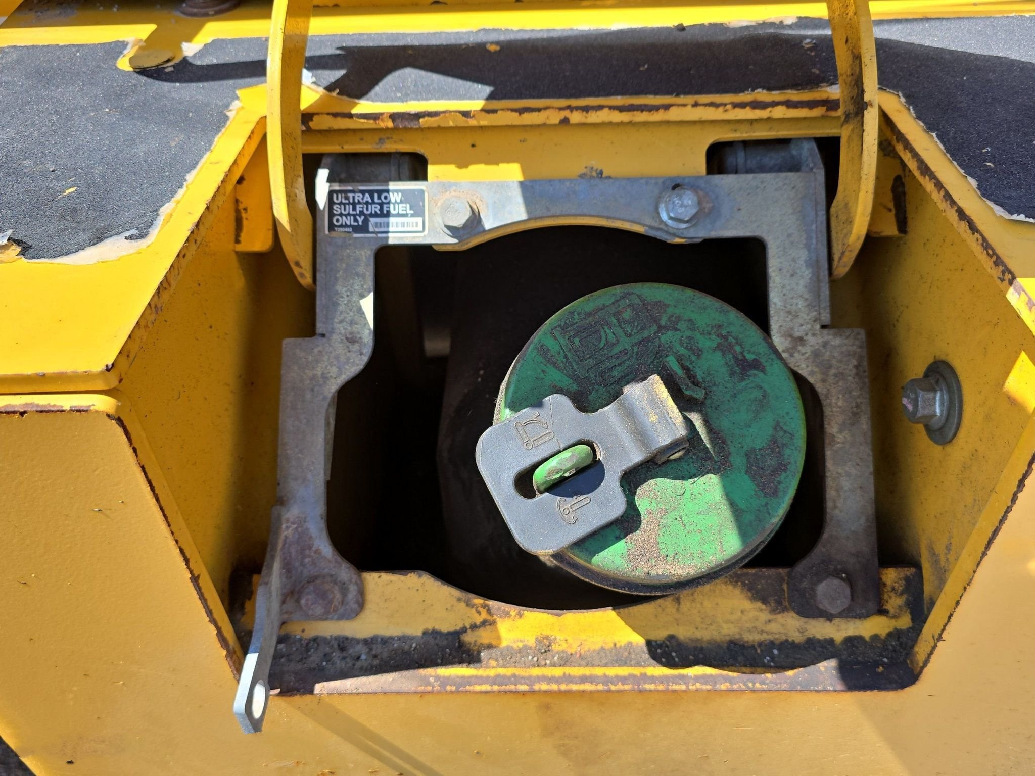 gallery 2014 John Deere 824K Wheel Loader