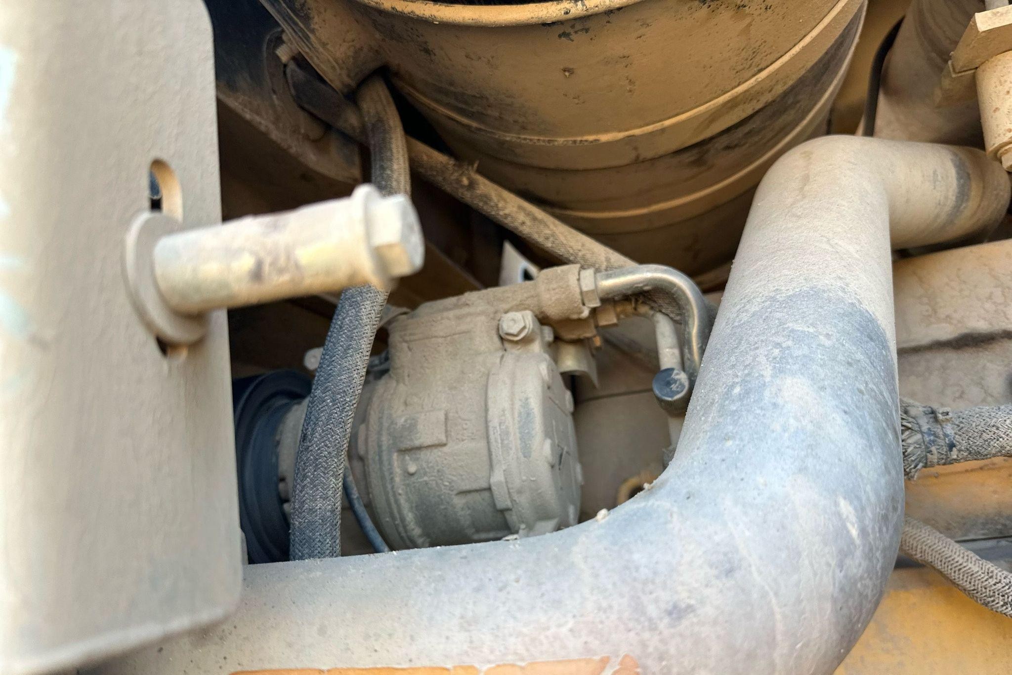 gallery 2006 John Deere 844J wheel loader