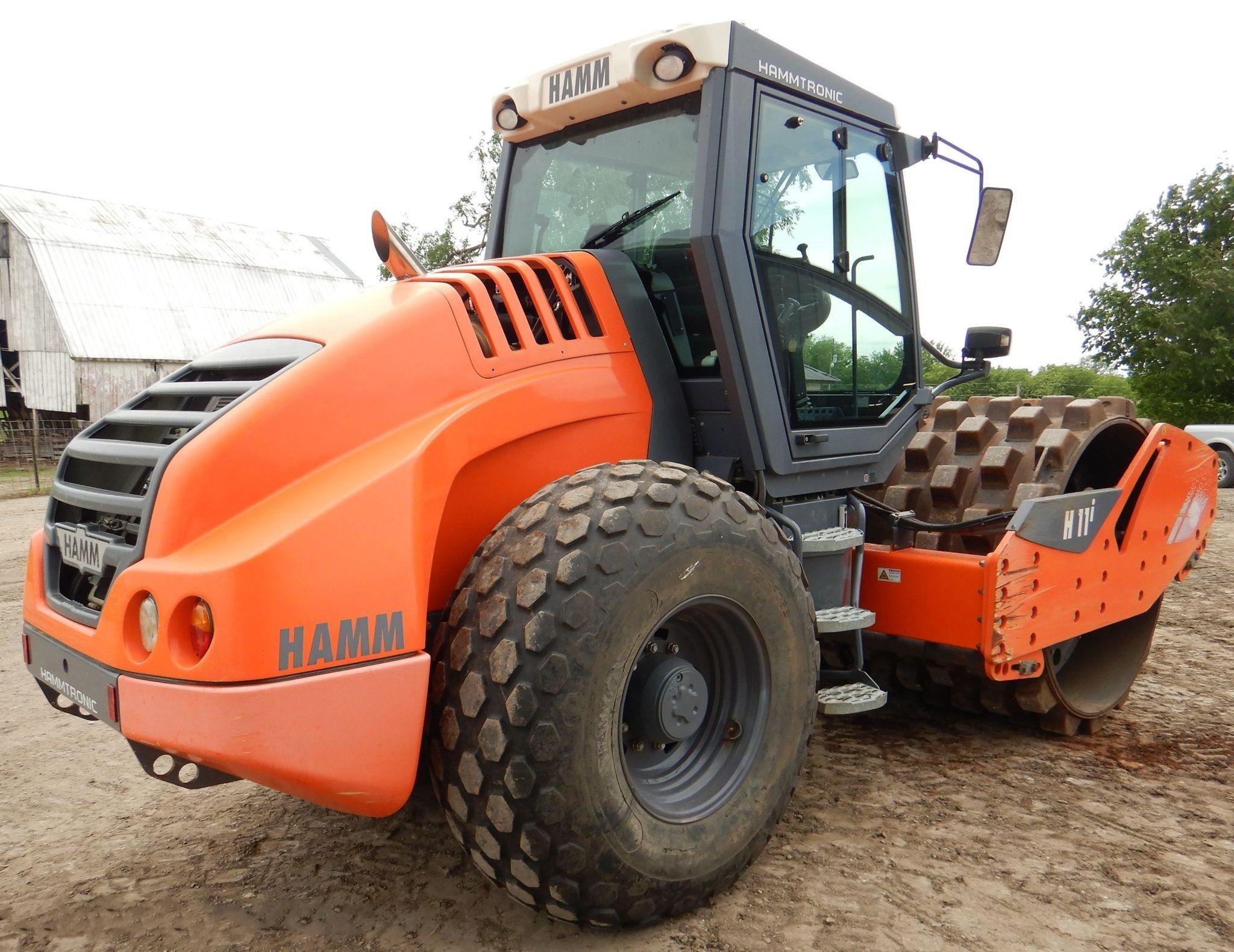 gallery 2016 Hamm H11I vibratory roller