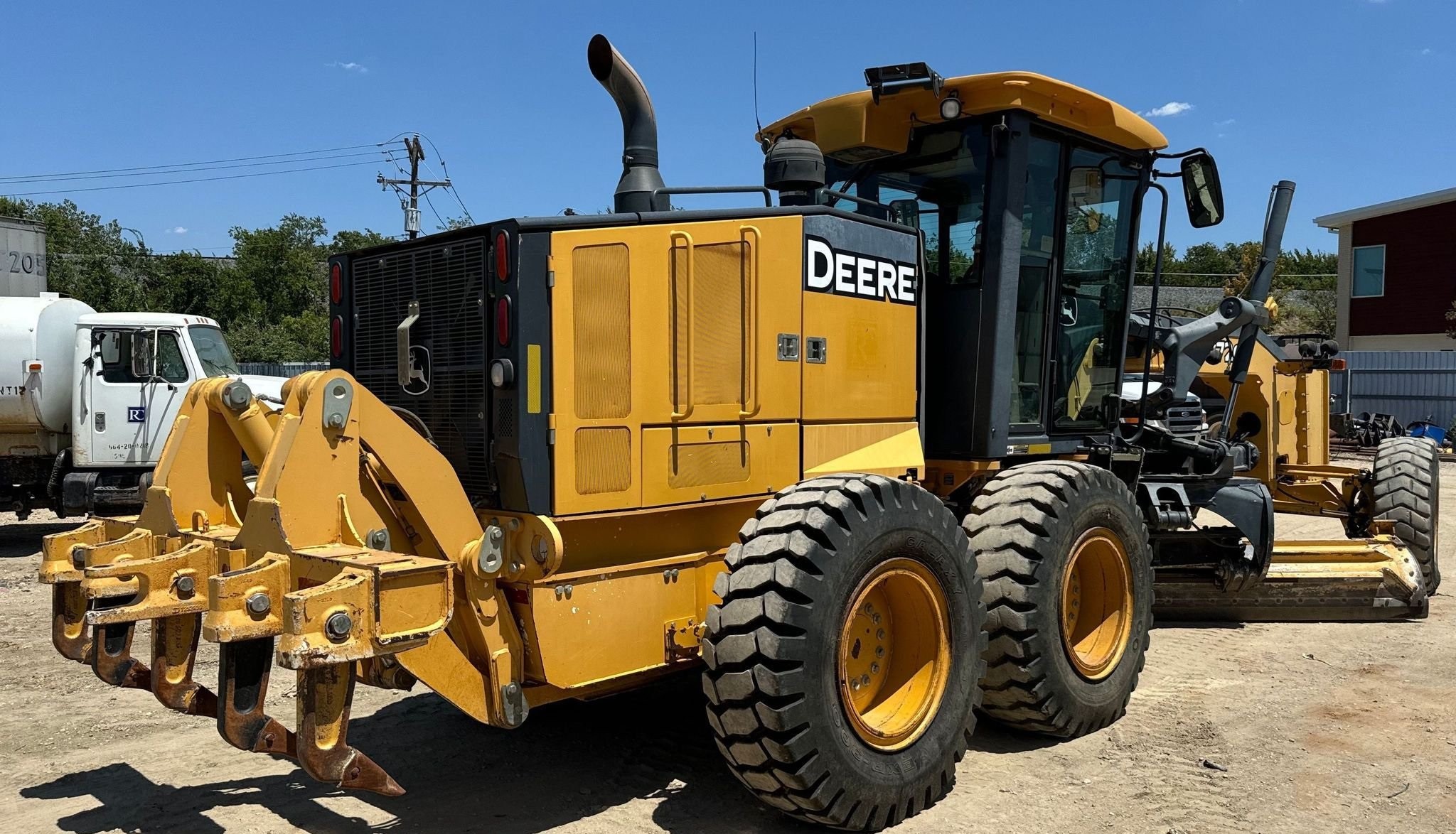 gallery 2011 John Deere 772G motor grader