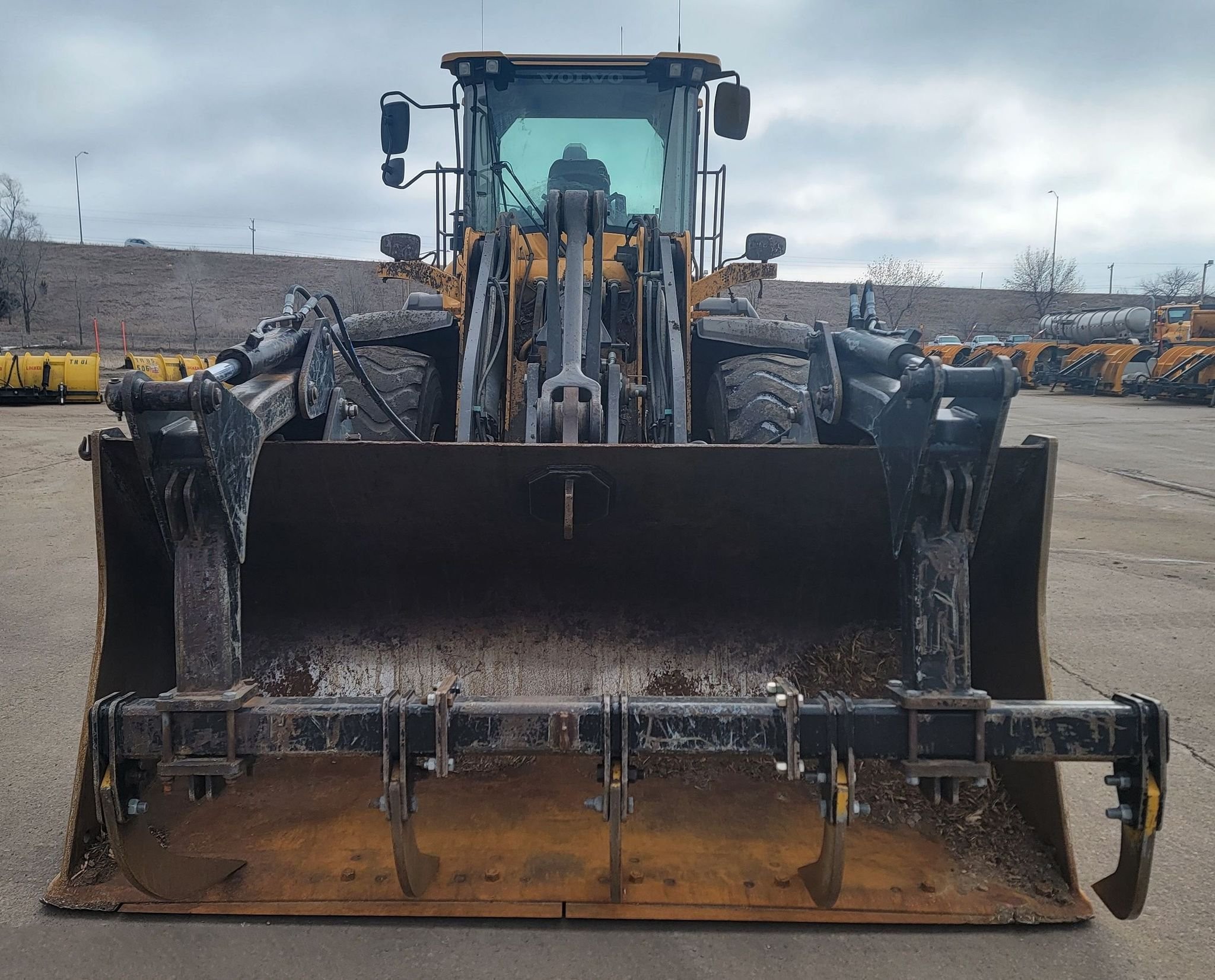 gallery 2015 Volvo L110H high lift wheel loader