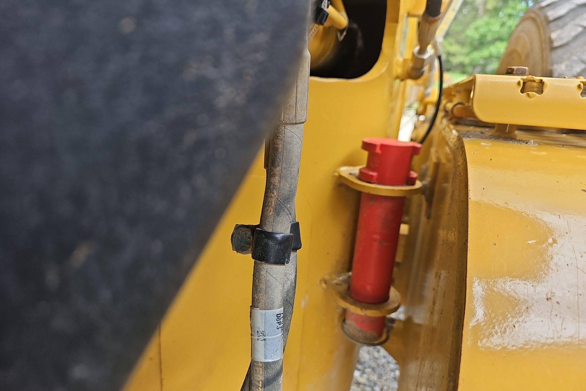 gallery 2013 Caterpillar 12M2 VHP Plus motor grader