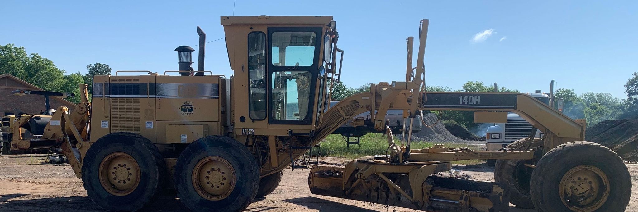 gallery 2001 Caterpillar 140H motor grader