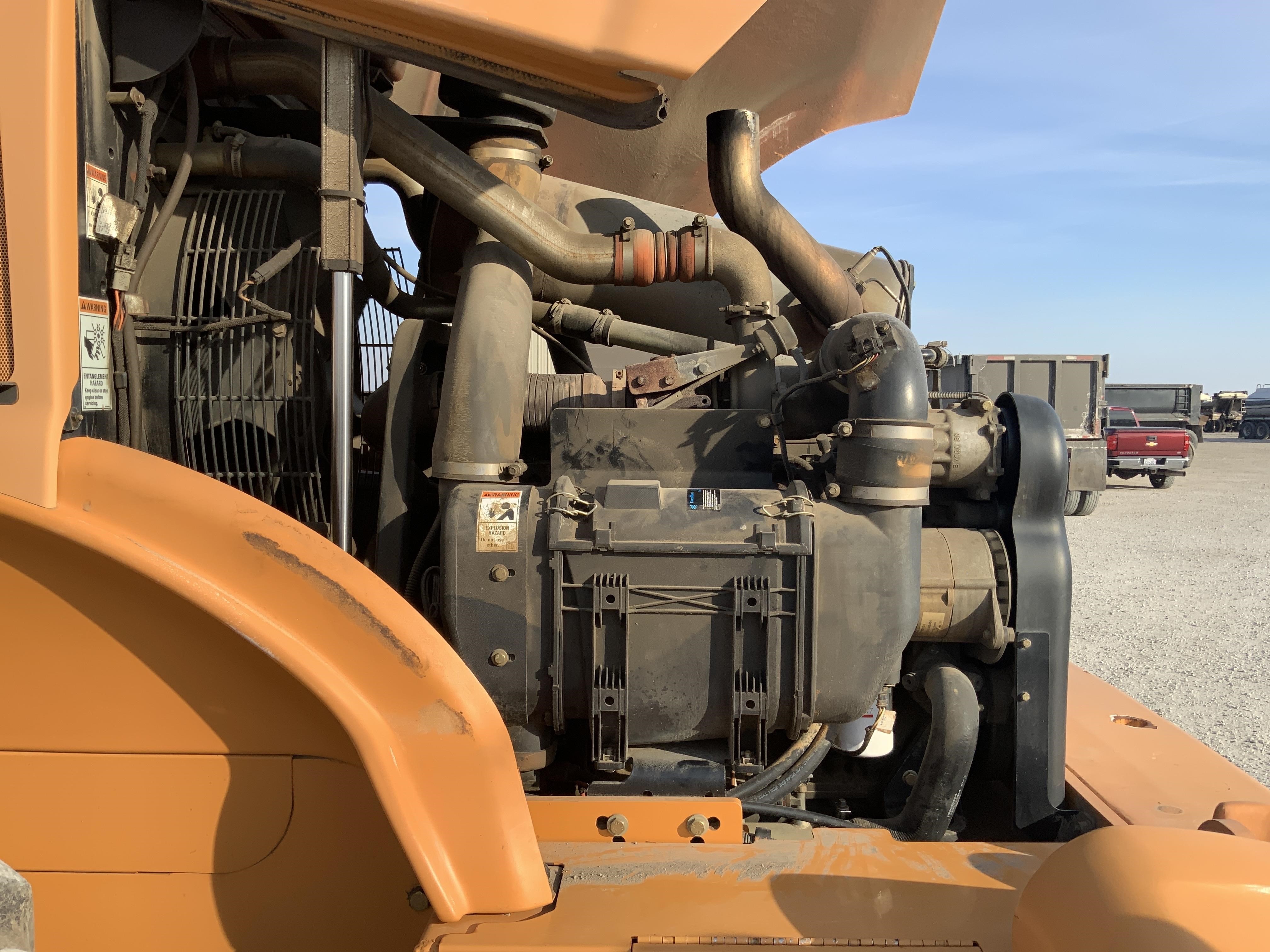 gallery 2013 Case 821F Wheel Loader