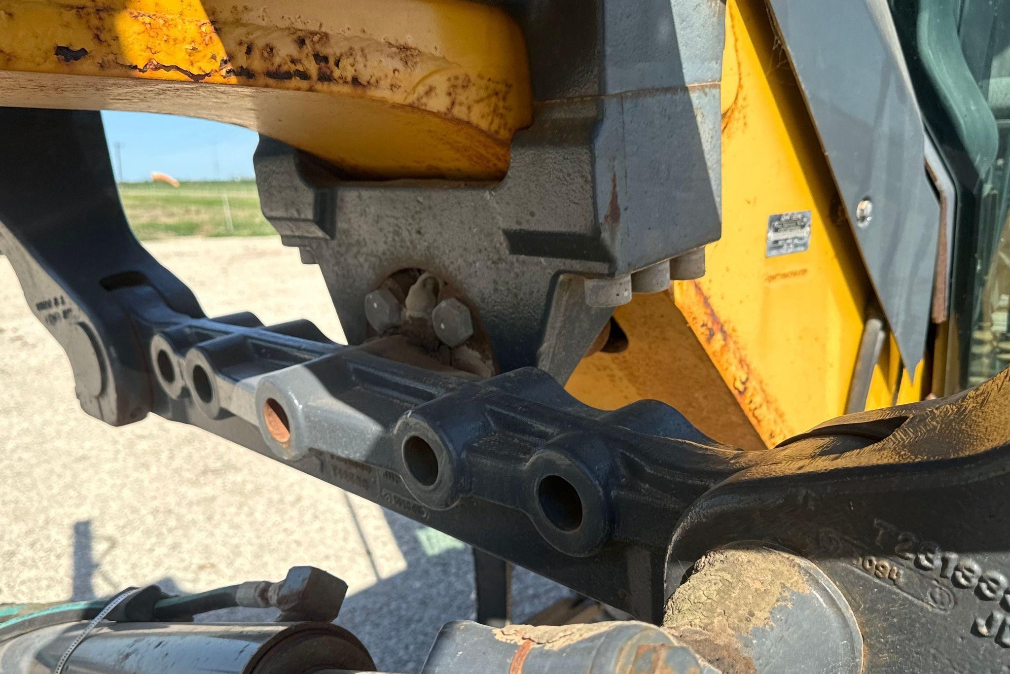 gallery 2013 John Deere 772G motor grader