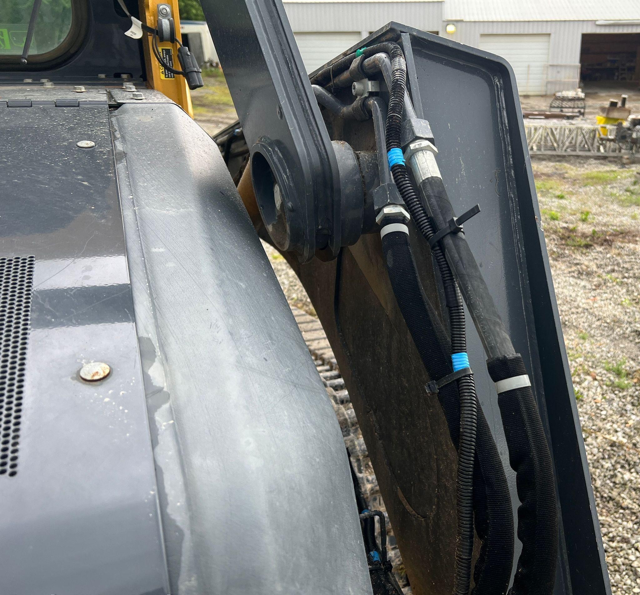 gallery 2017 John Deere 333G skid steer loader