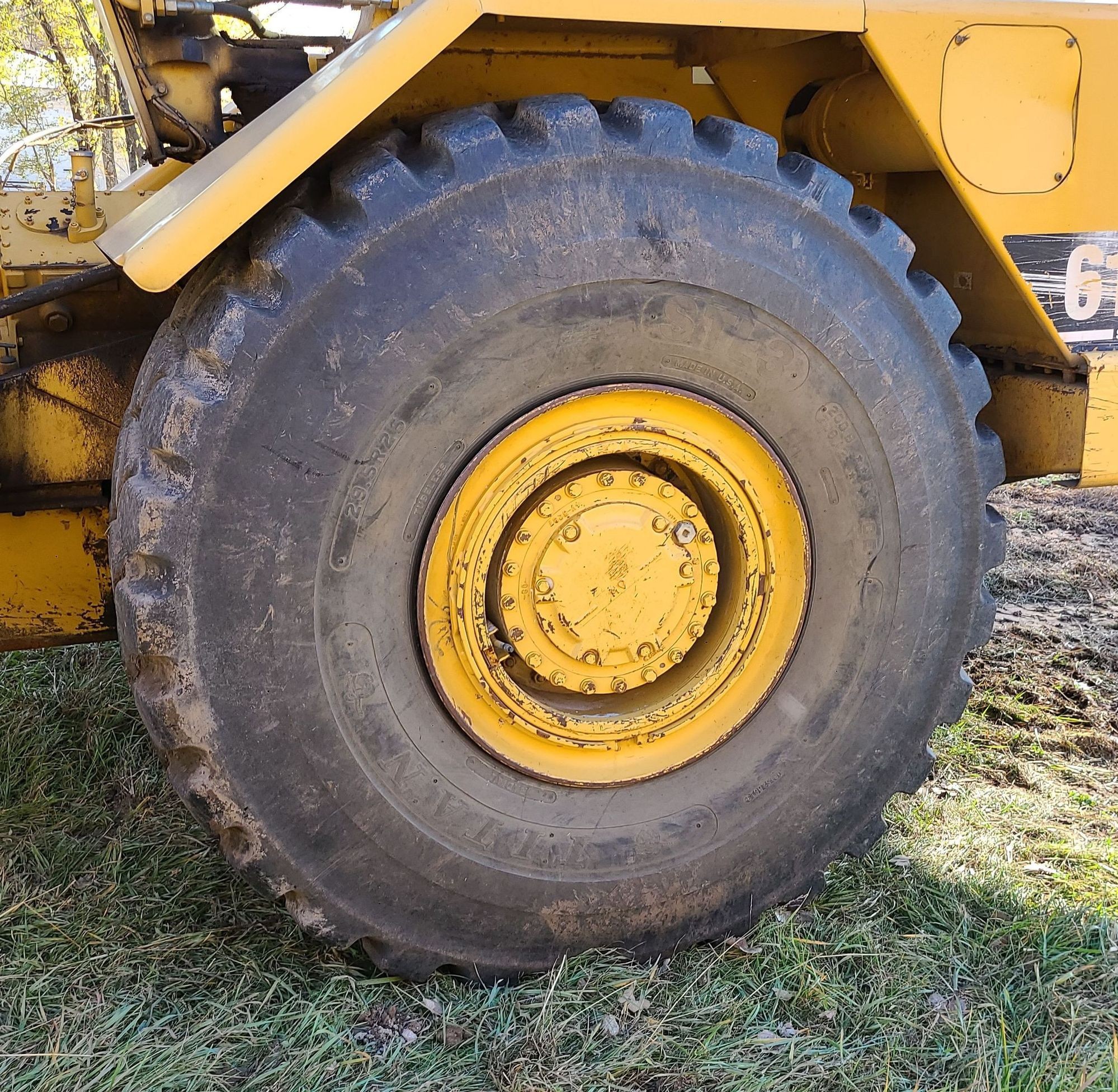 gallery 2006 Caterpillar 615C Series II elevating scraper