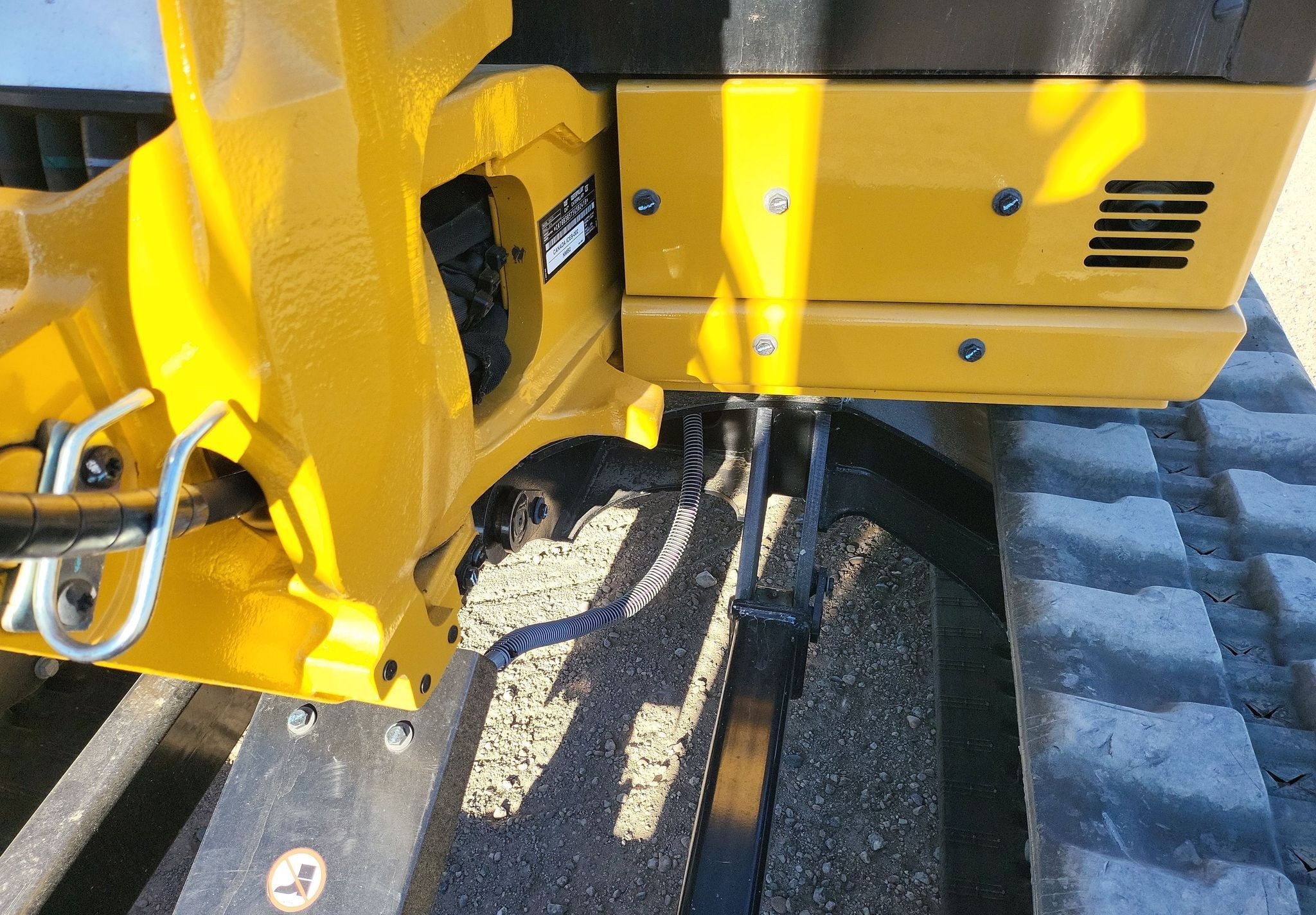 gallery 2023 Caterpillar 305CR mini excavator