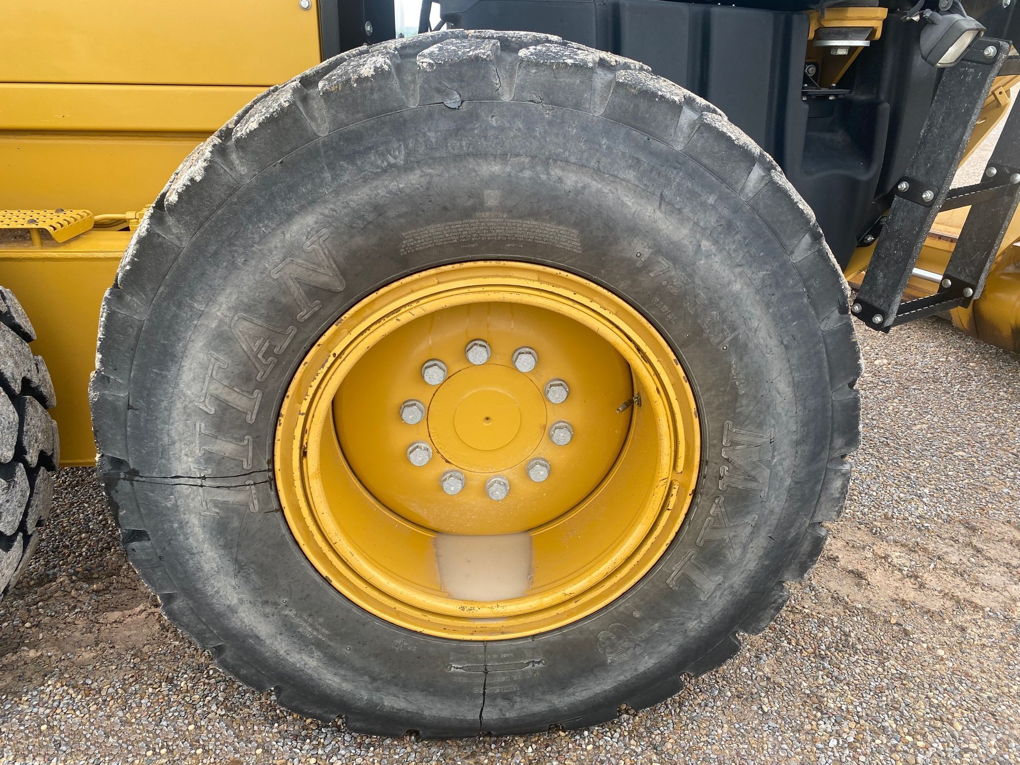 gallery 2010 Caterpillar 140M motor grader
