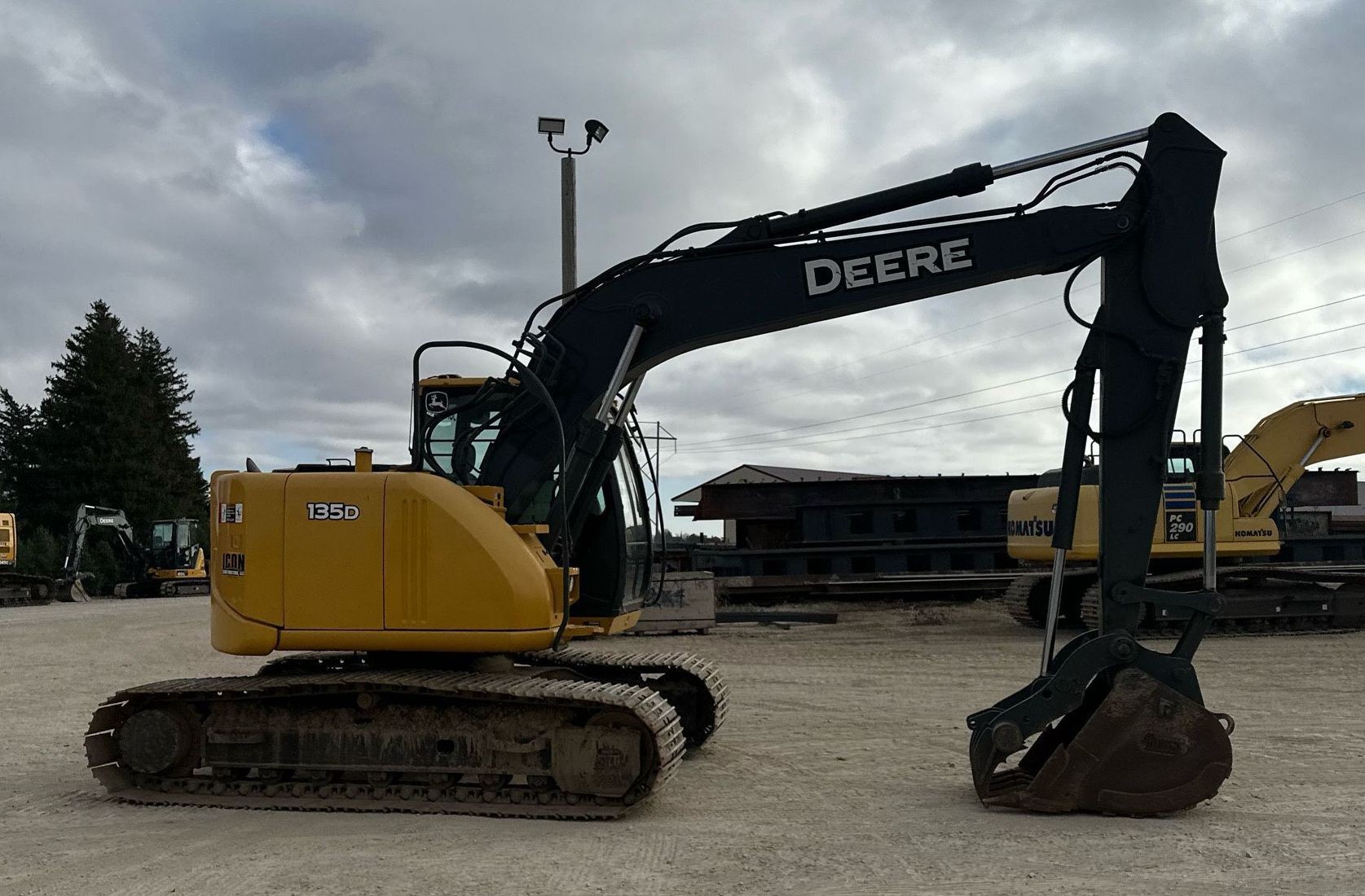 gallery 2012 John Deere FF135DX excavator