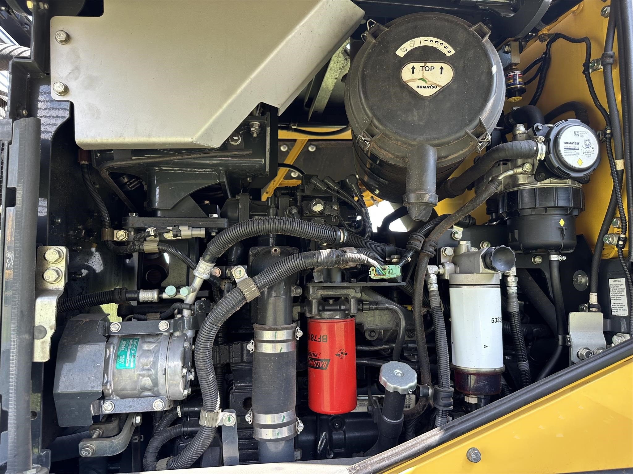 gallery 2016 KOMATSU WA320-7