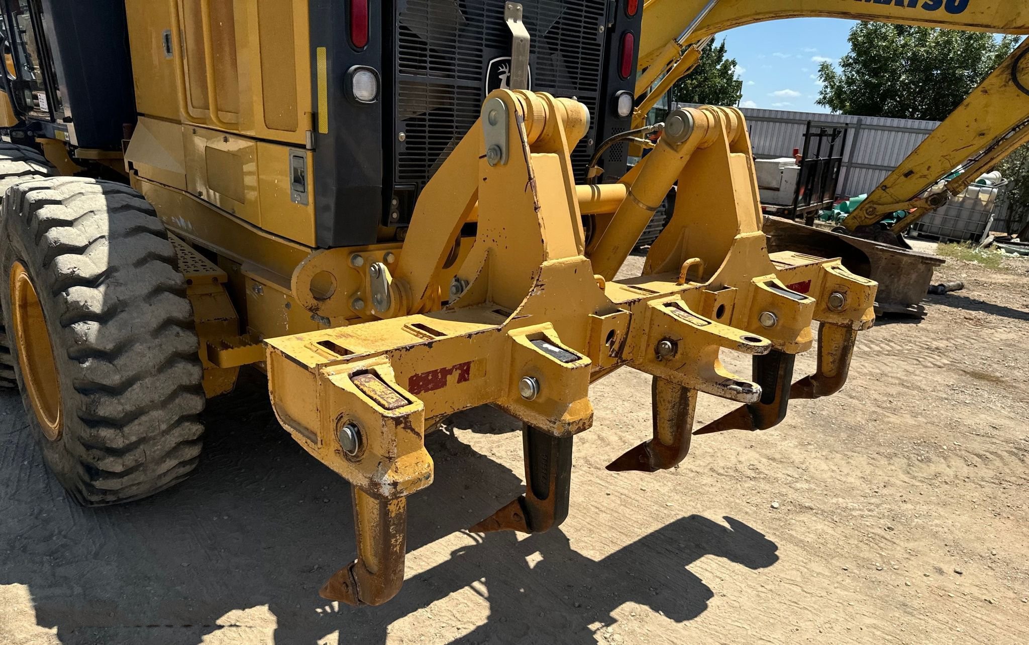 gallery 2011 John Deere 772G motor grader