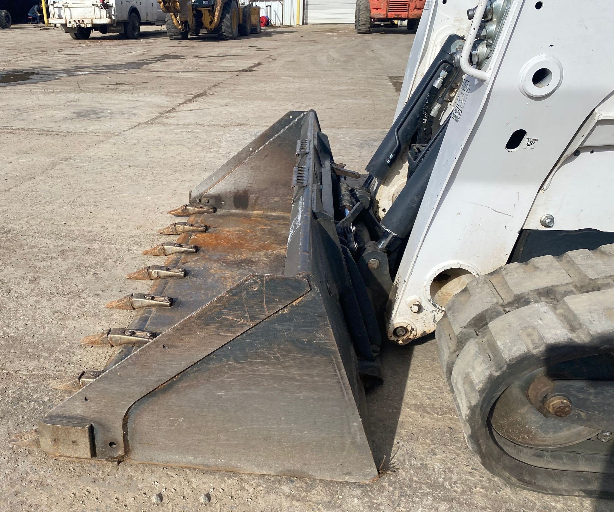 gallery 2019 Bobcat T870 tracked skid steer loader