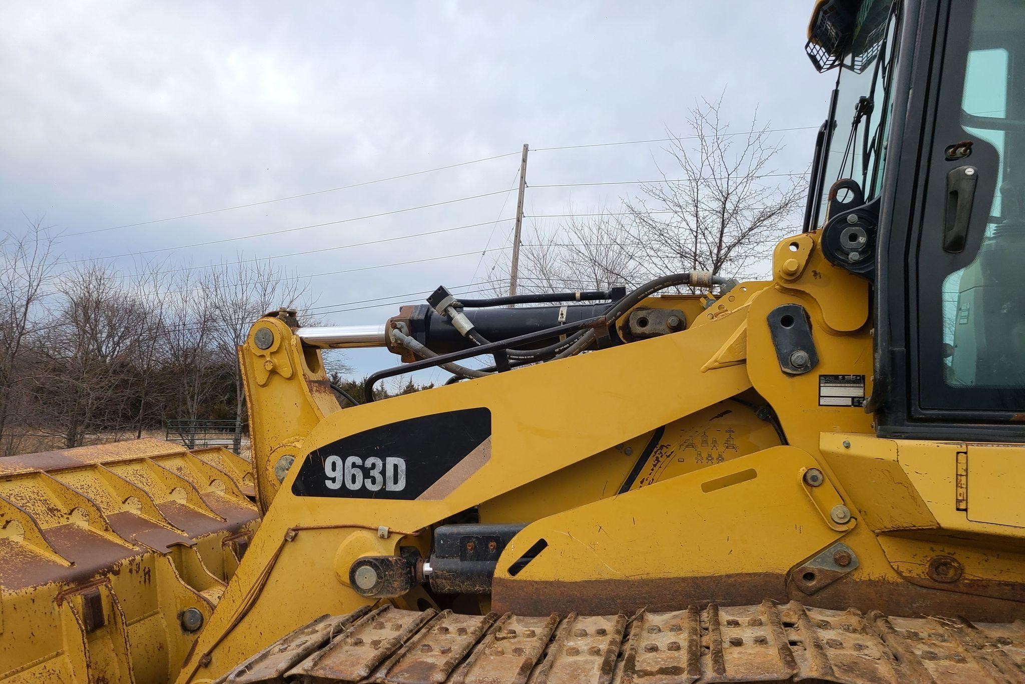 gallery 2010 Caterpillar 963D track loader