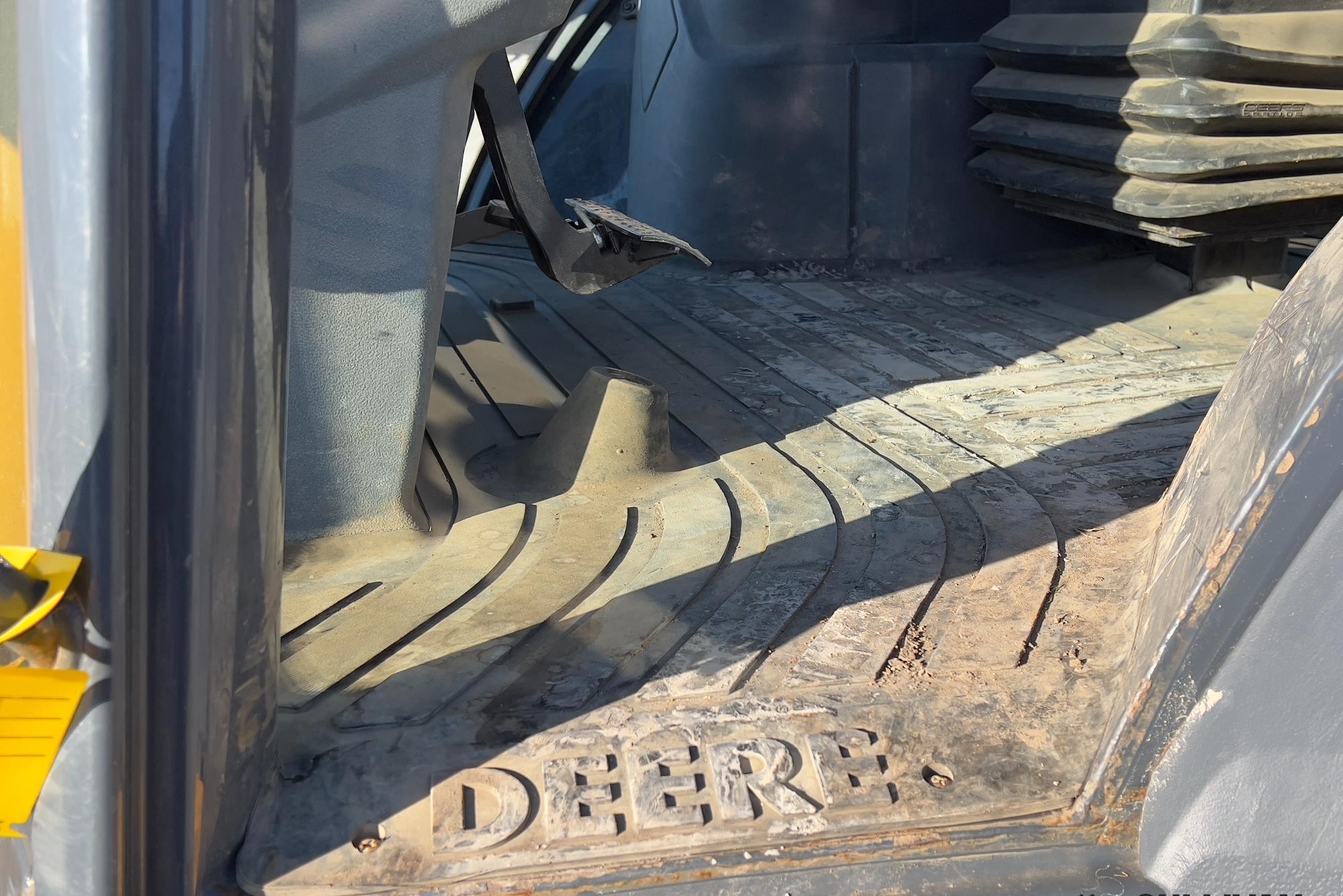 gallery 2017 John Deere 310SL HL 4x4 Loader Backhoe