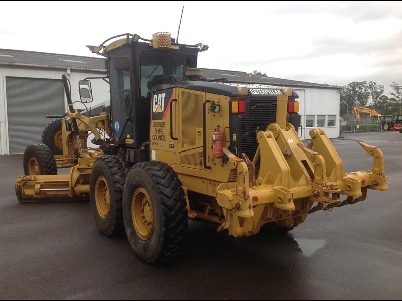 gallery 2009 Caterpillar 12M Grader