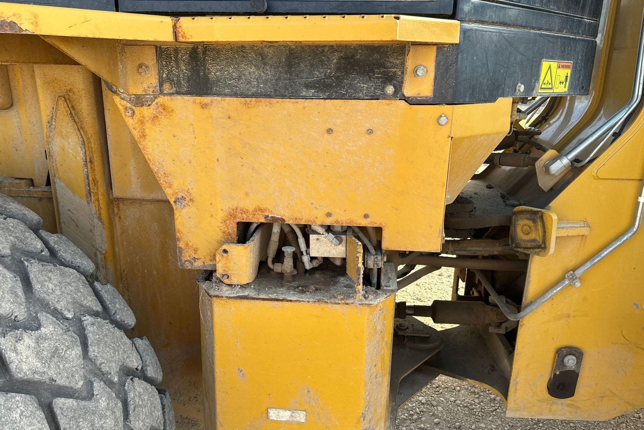 gallery 2011 Caterpillar 924H wheel loader