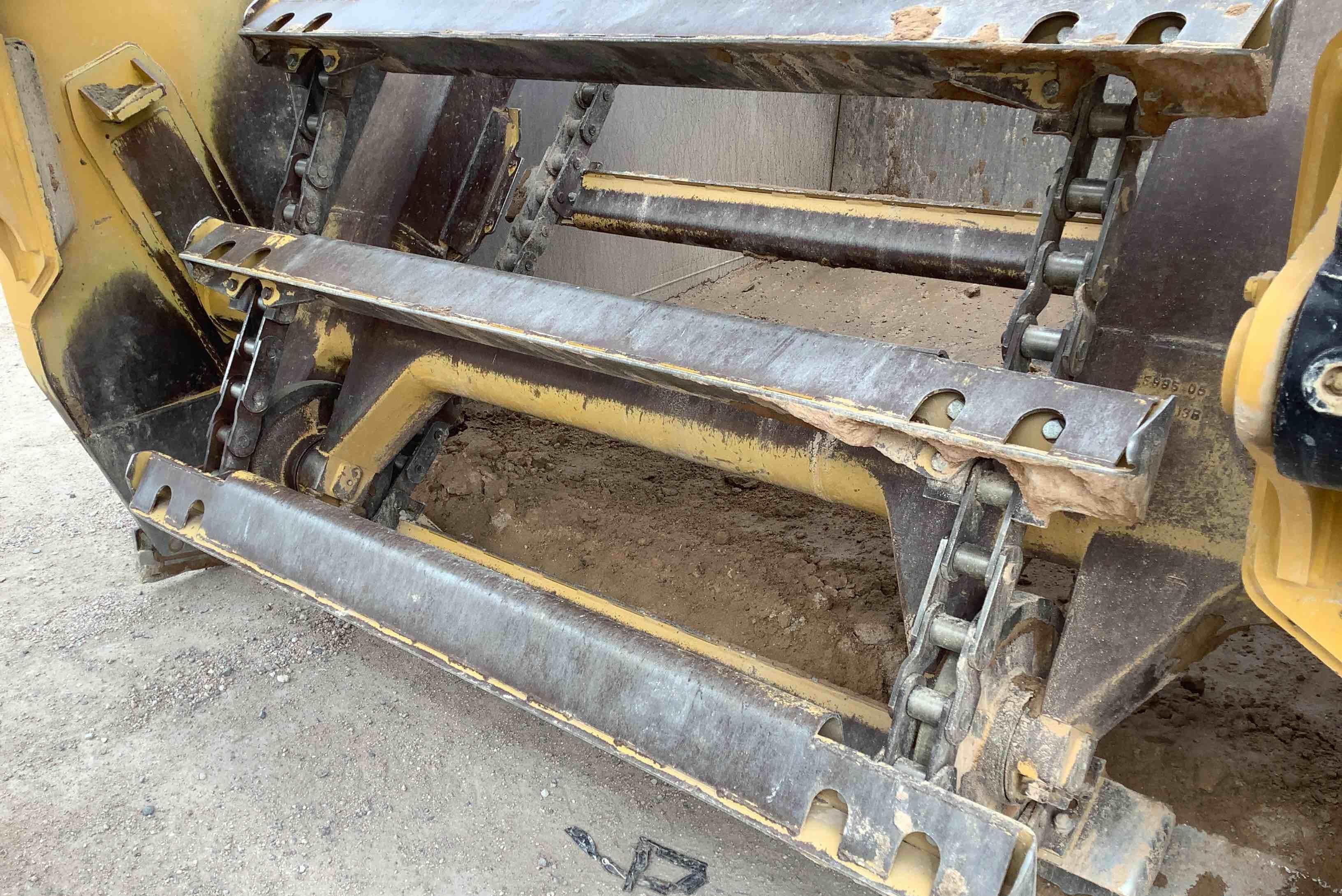 gallery 2017 Caterpillar 623K Self Propelled Elevating Scraper