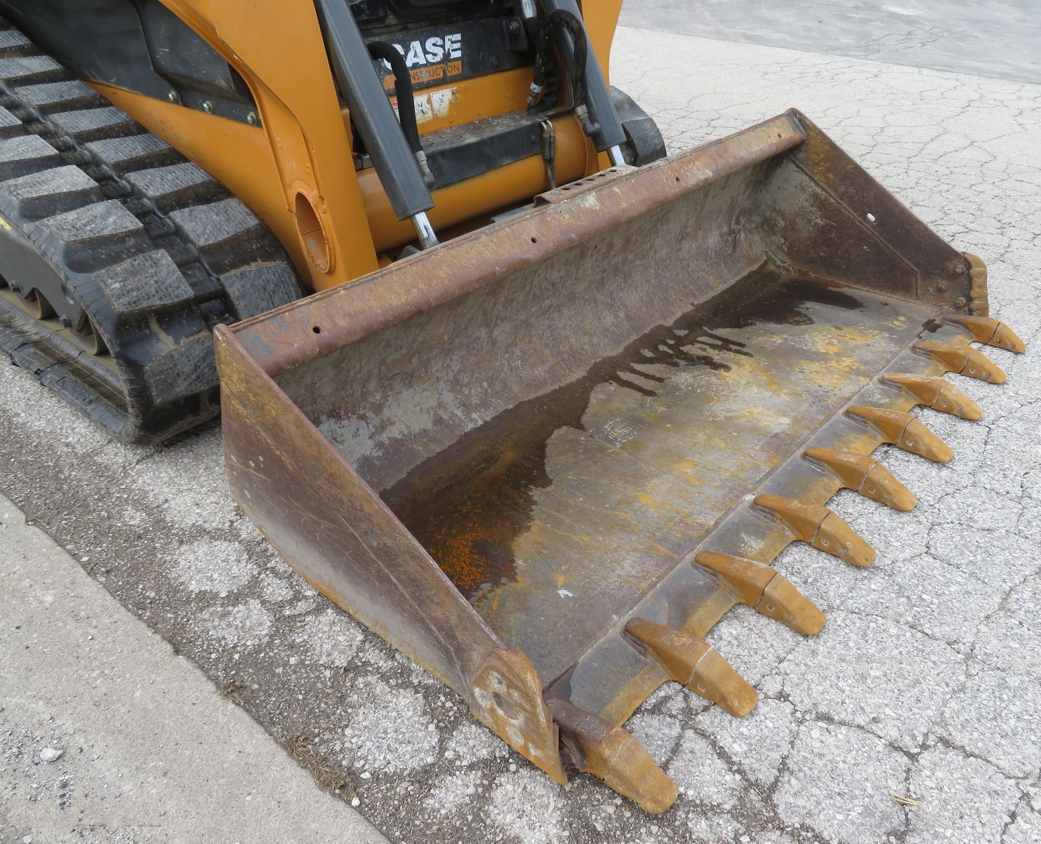 gallery 2017 Case TV380 tracked skid steer loader