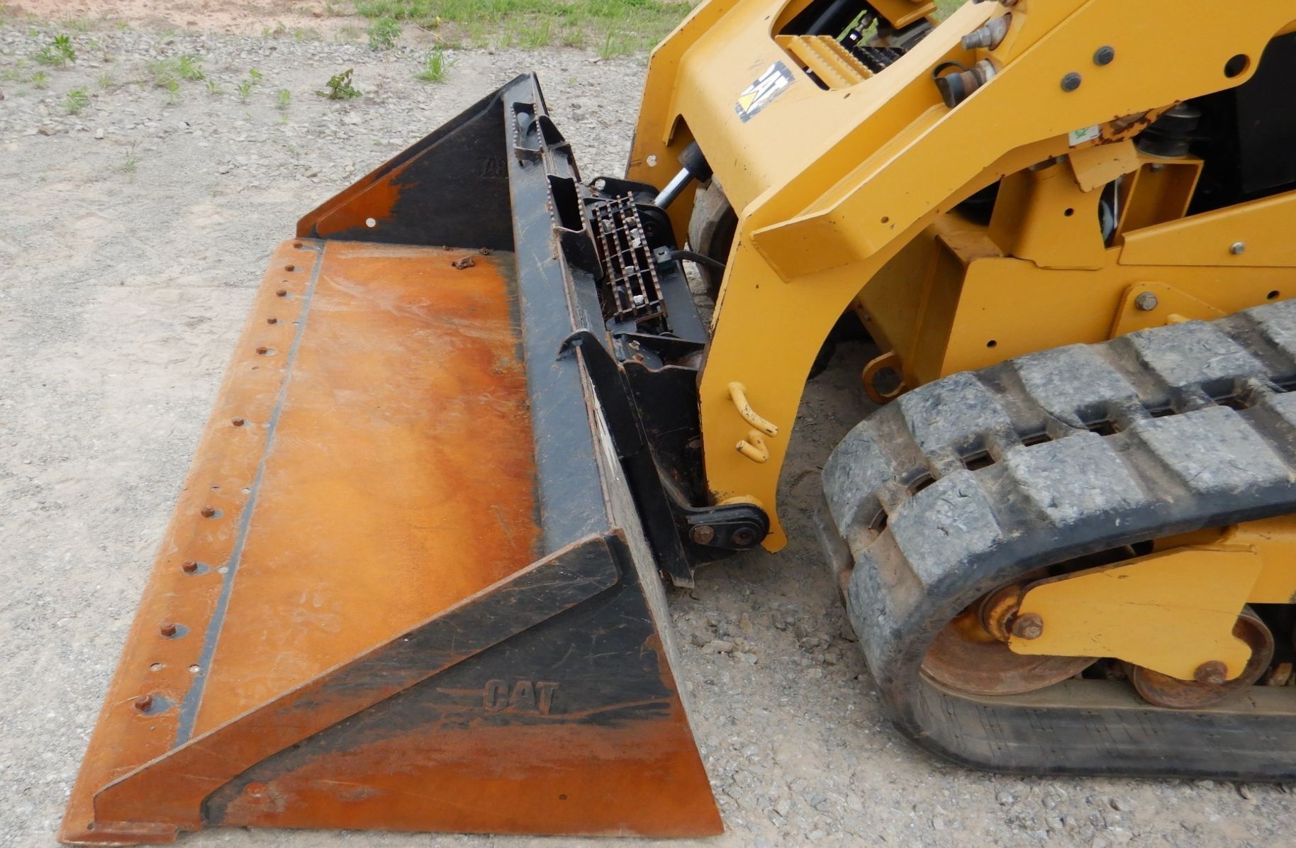 gallery 2018 Caterpillar 299D2 skid steer
