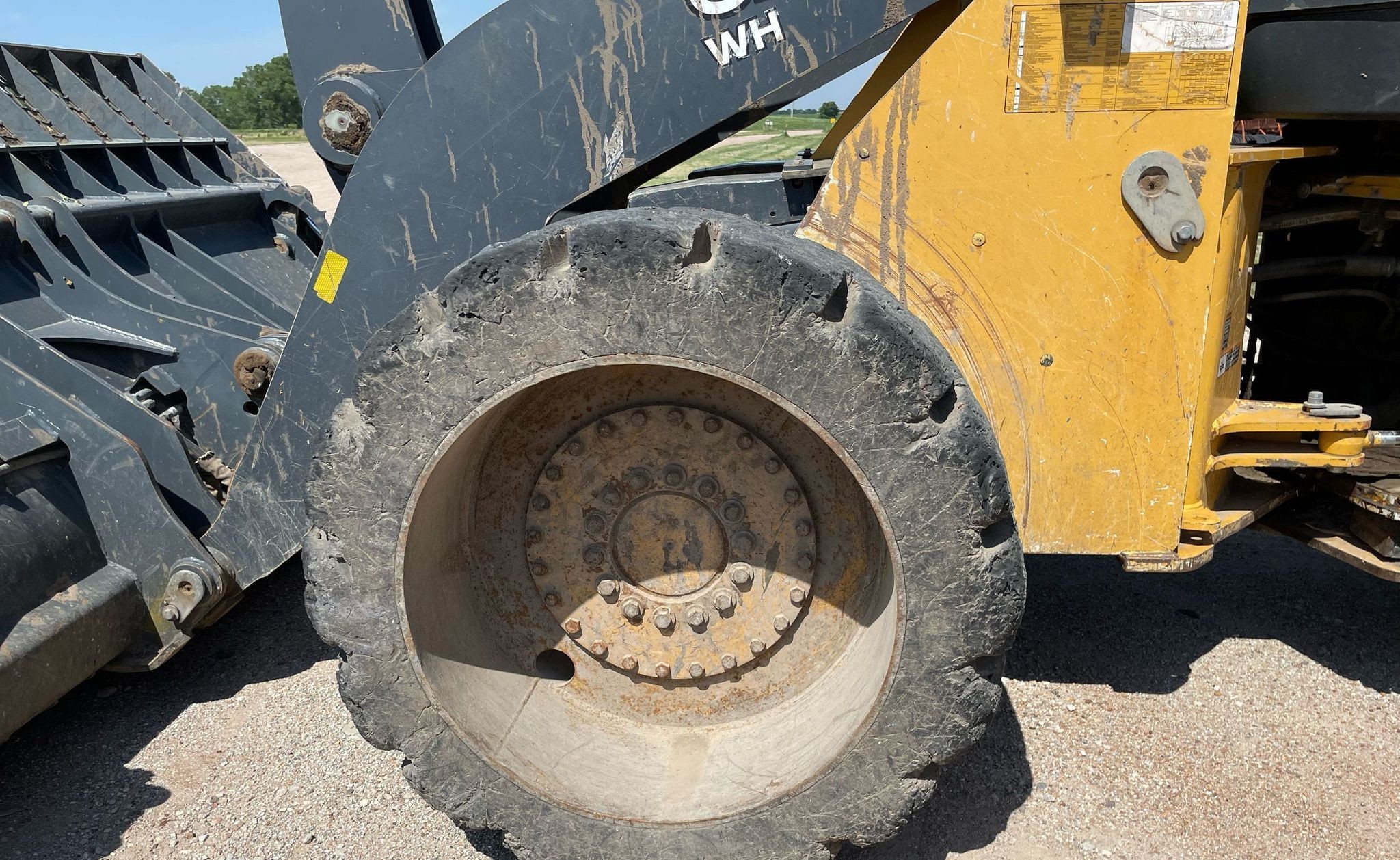 gallery 2013 John Deere 624K wheel loader