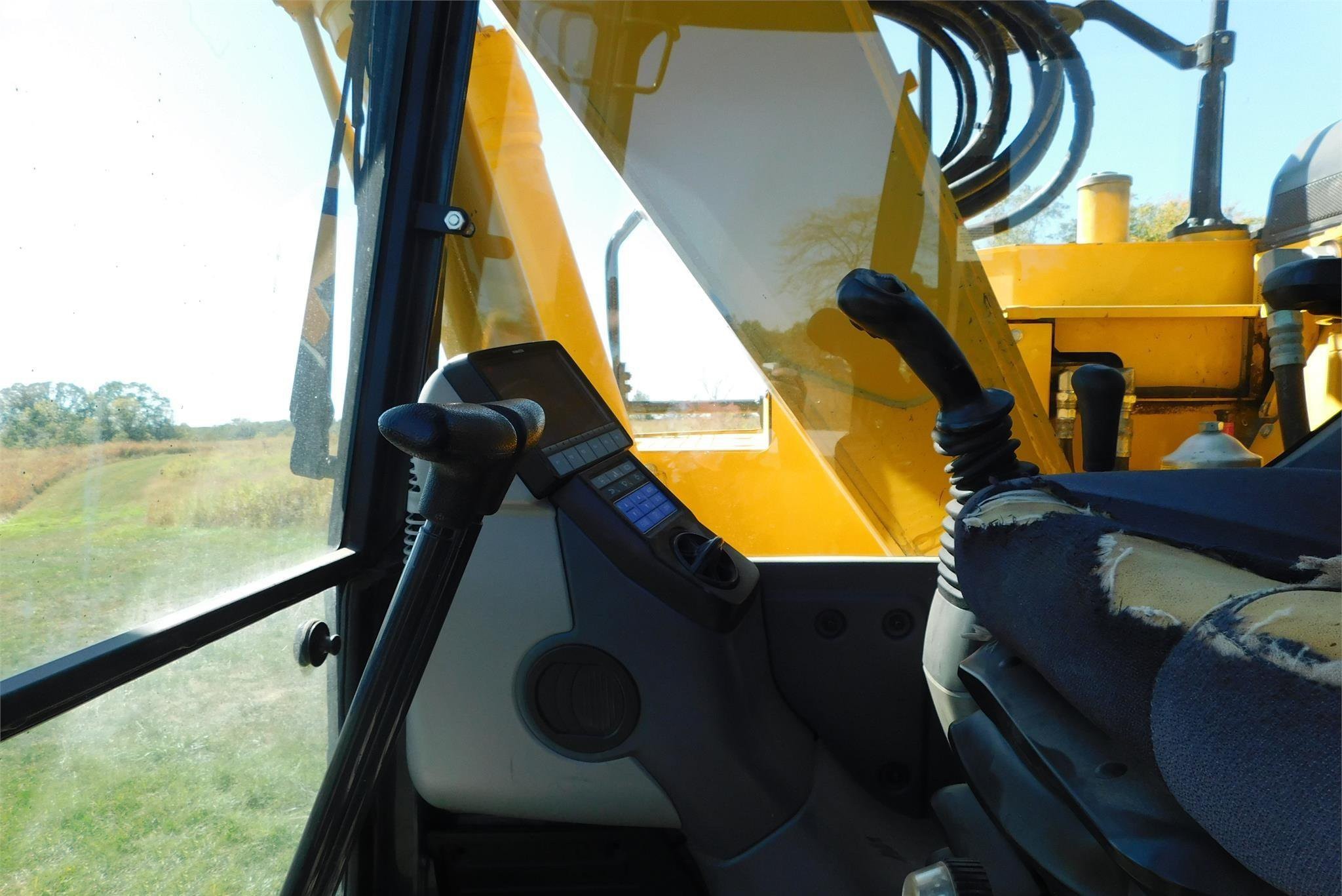 gallery 2016 KOMATSU PC138US LC-11