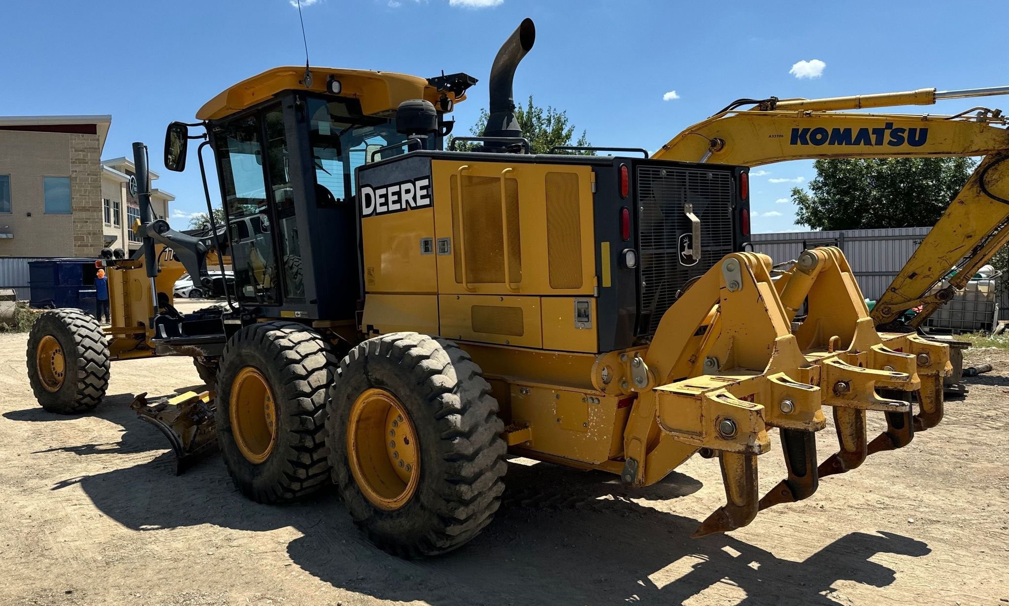 gallery 2011 John Deere 772G motor grader