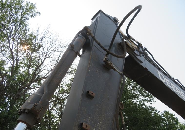 gallery 2012 John Deere 200D LC excavator