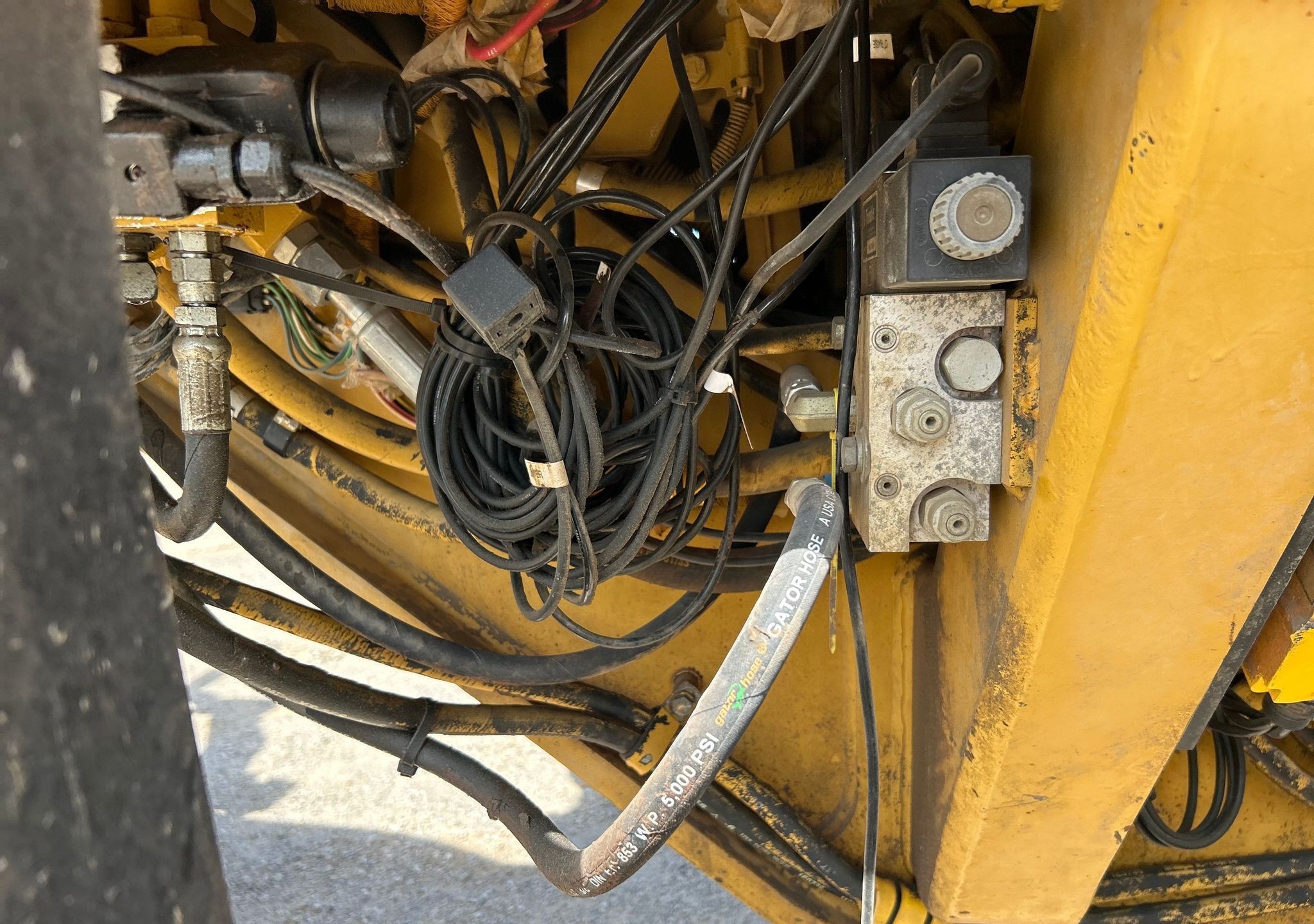 gallery 2006 Caterpillar 160H VHP Plus motor grader