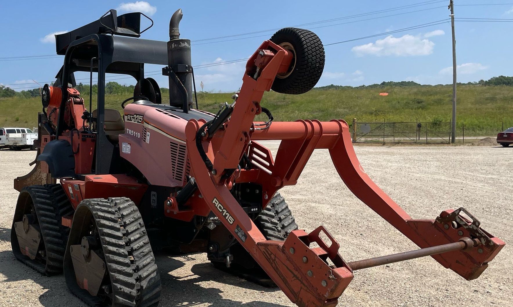 gallery 2011 Ditch Witch RT115 Quad vibratory cable plow