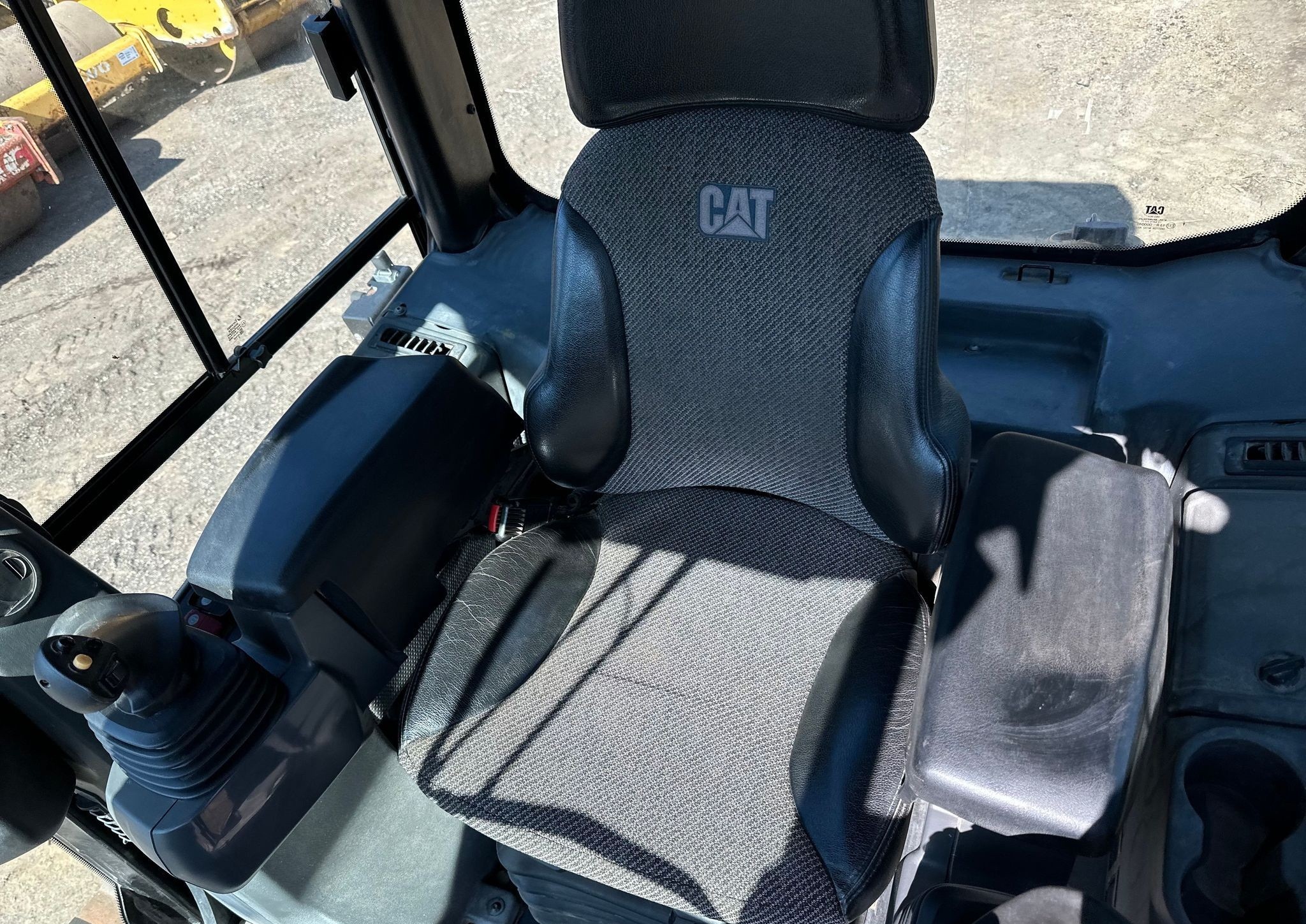 gallery 2016 Caterpillar D6K2 LGP dozer