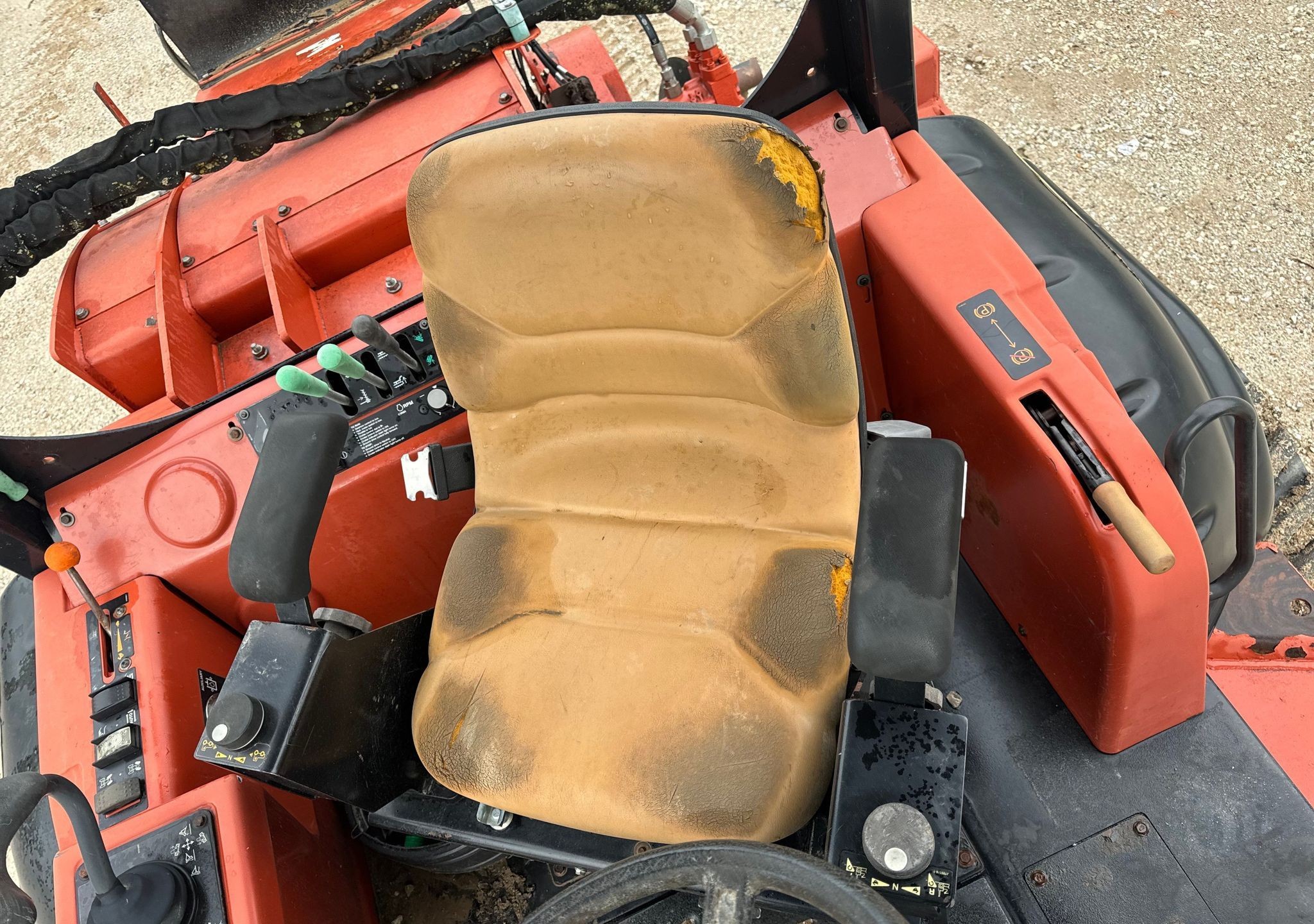 gallery 2013 Ditch Witch RT120 Quad trencher