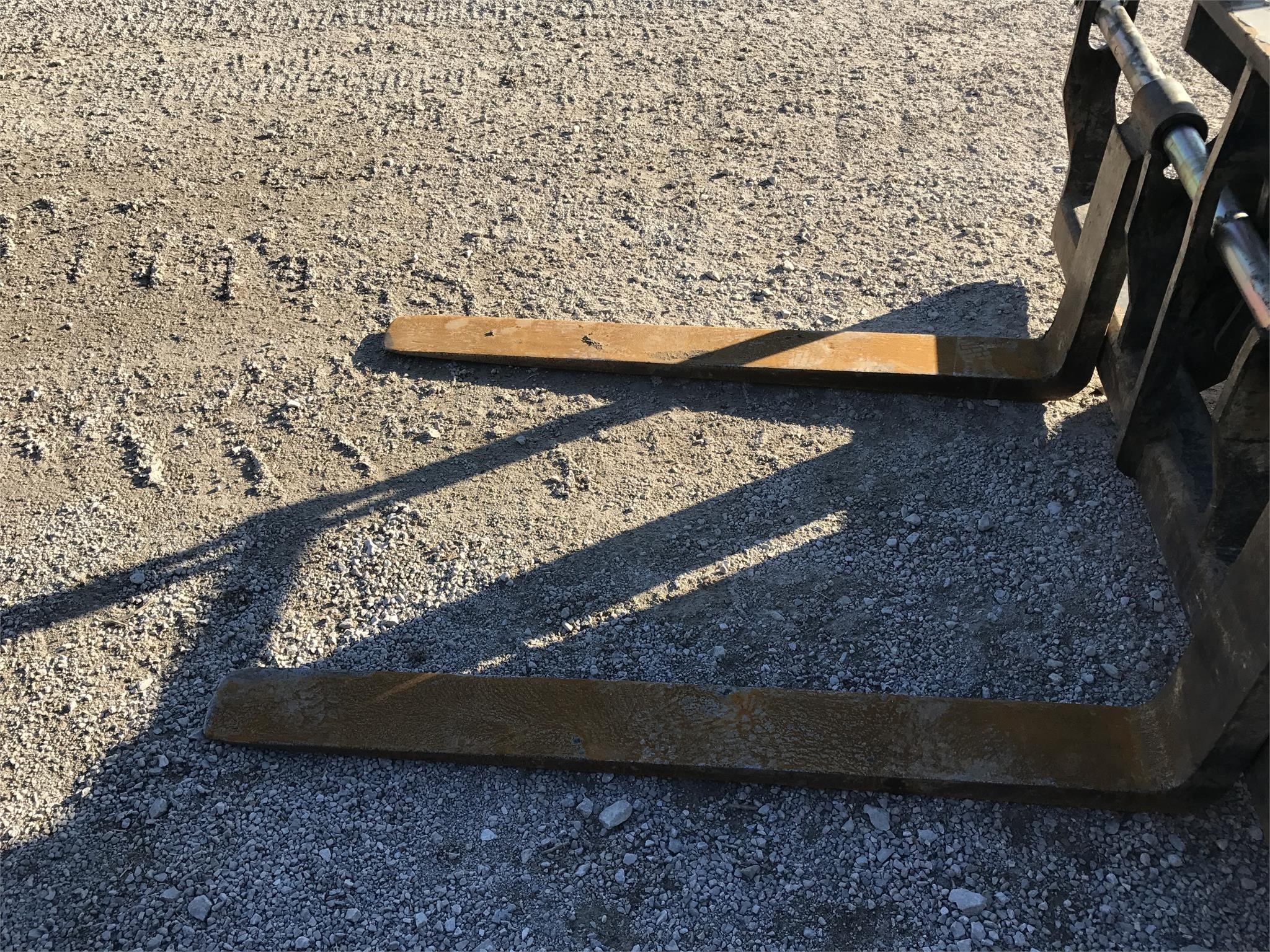 gallery 2013 Caterpillar TL1255C Telehandler
