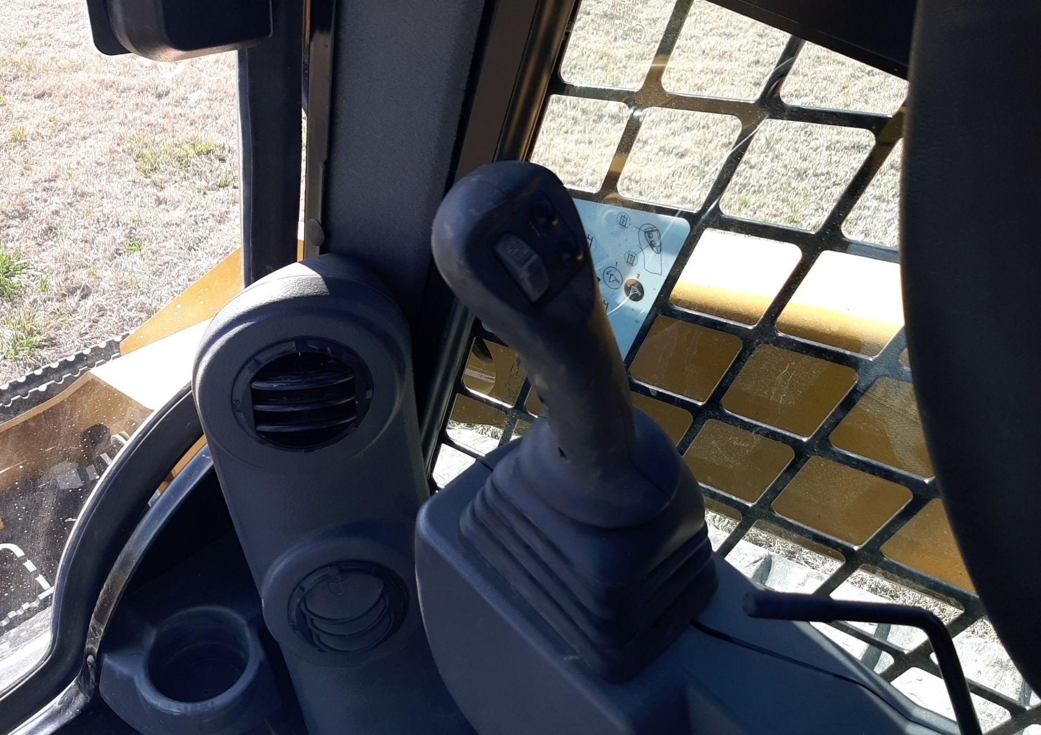 gallery 2023 Caterpillar 299D3 Skid Steer